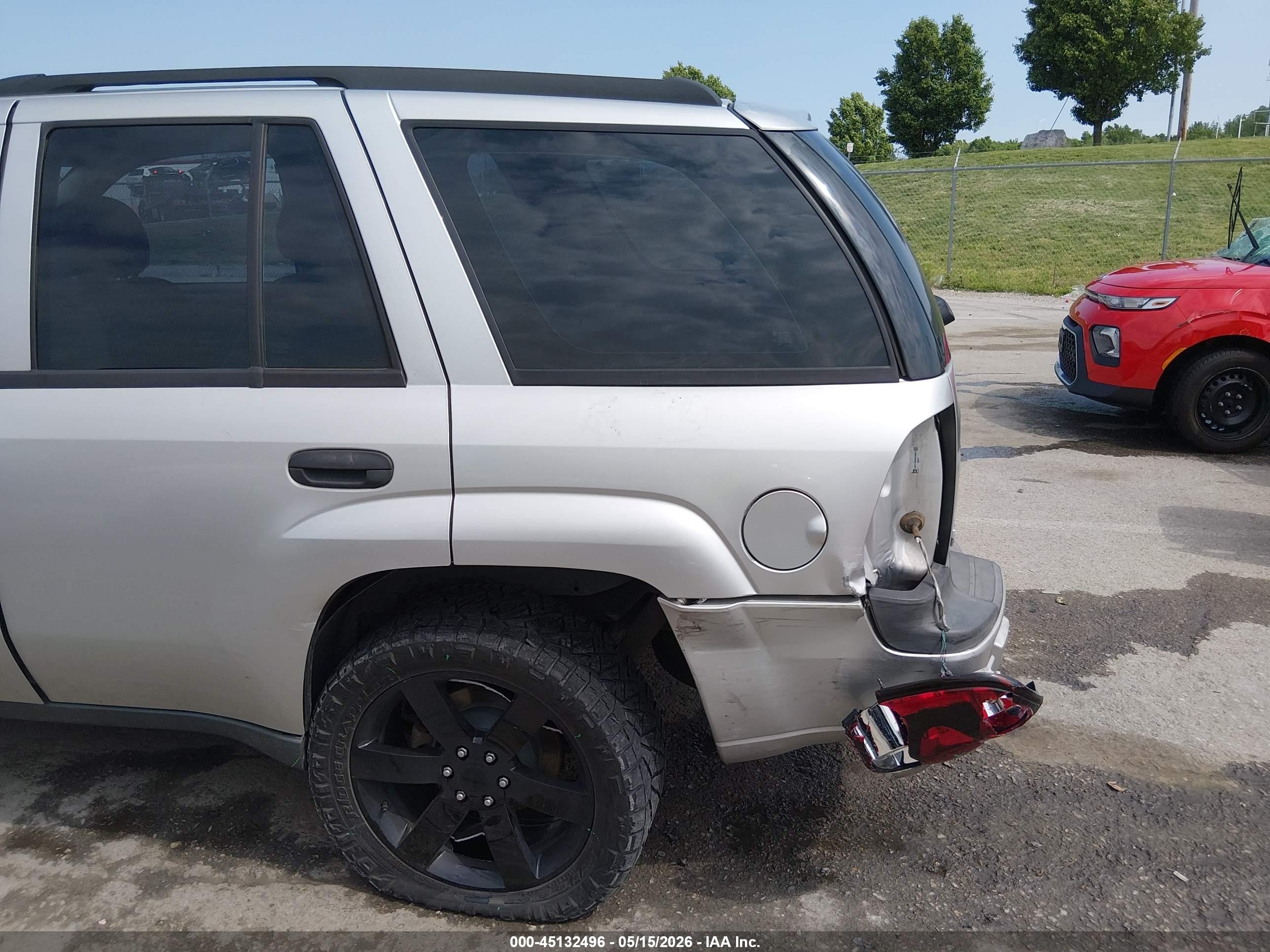 2008 Chevrolet Trailblazer Fleet Серебряный vin: 1GNET13MX82196957