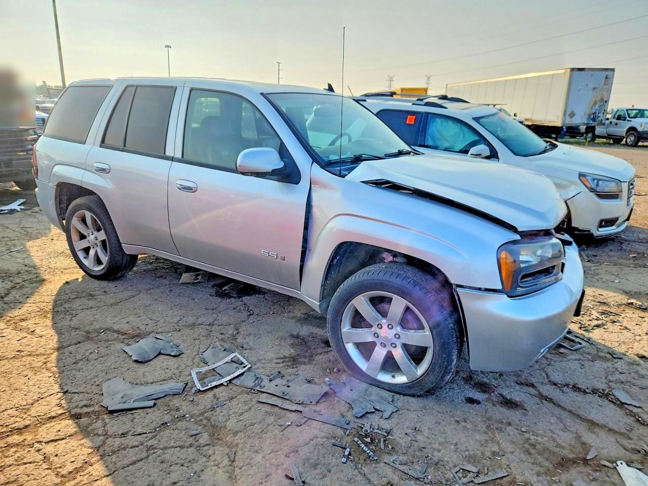 2009 Chevrolet Trailblazer Ss Серебряный vin: 1GNET53H892129057