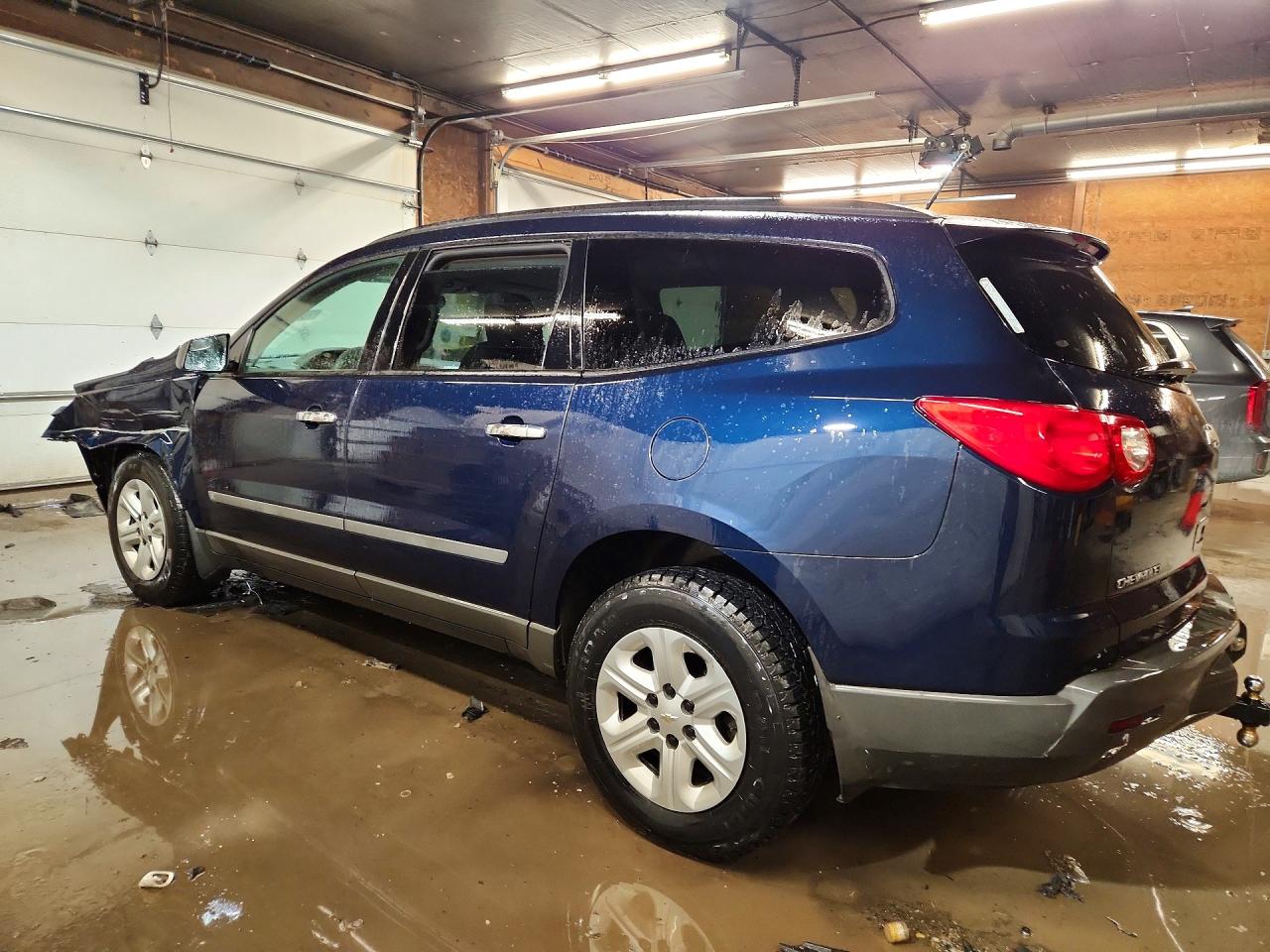 2009 Chevrolet Traverse Ls Blue vin: 1GNEV13D79S132502