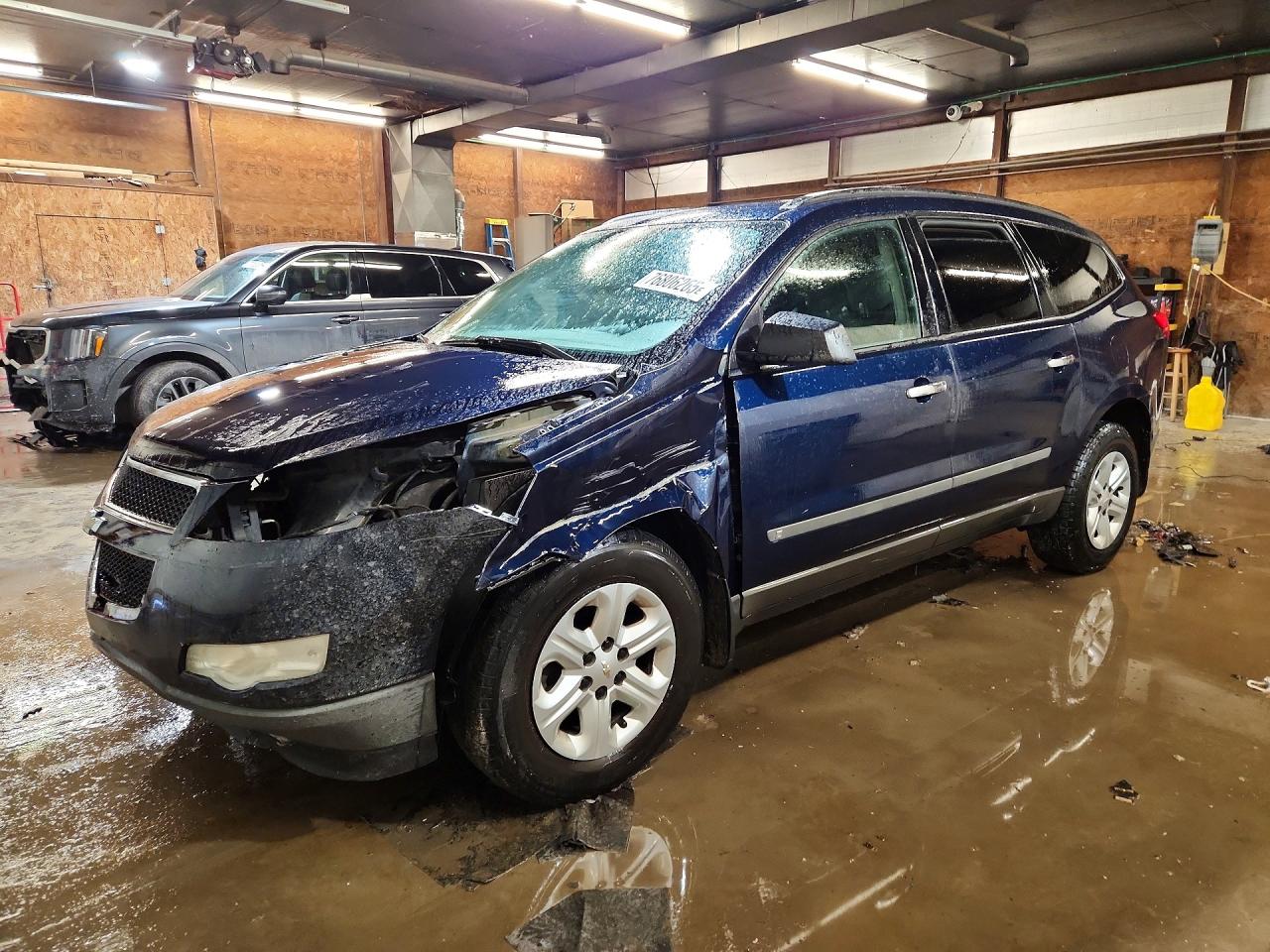 2009 Chevrolet Traverse Ls Blue vin: 1GNEV13D79S132502