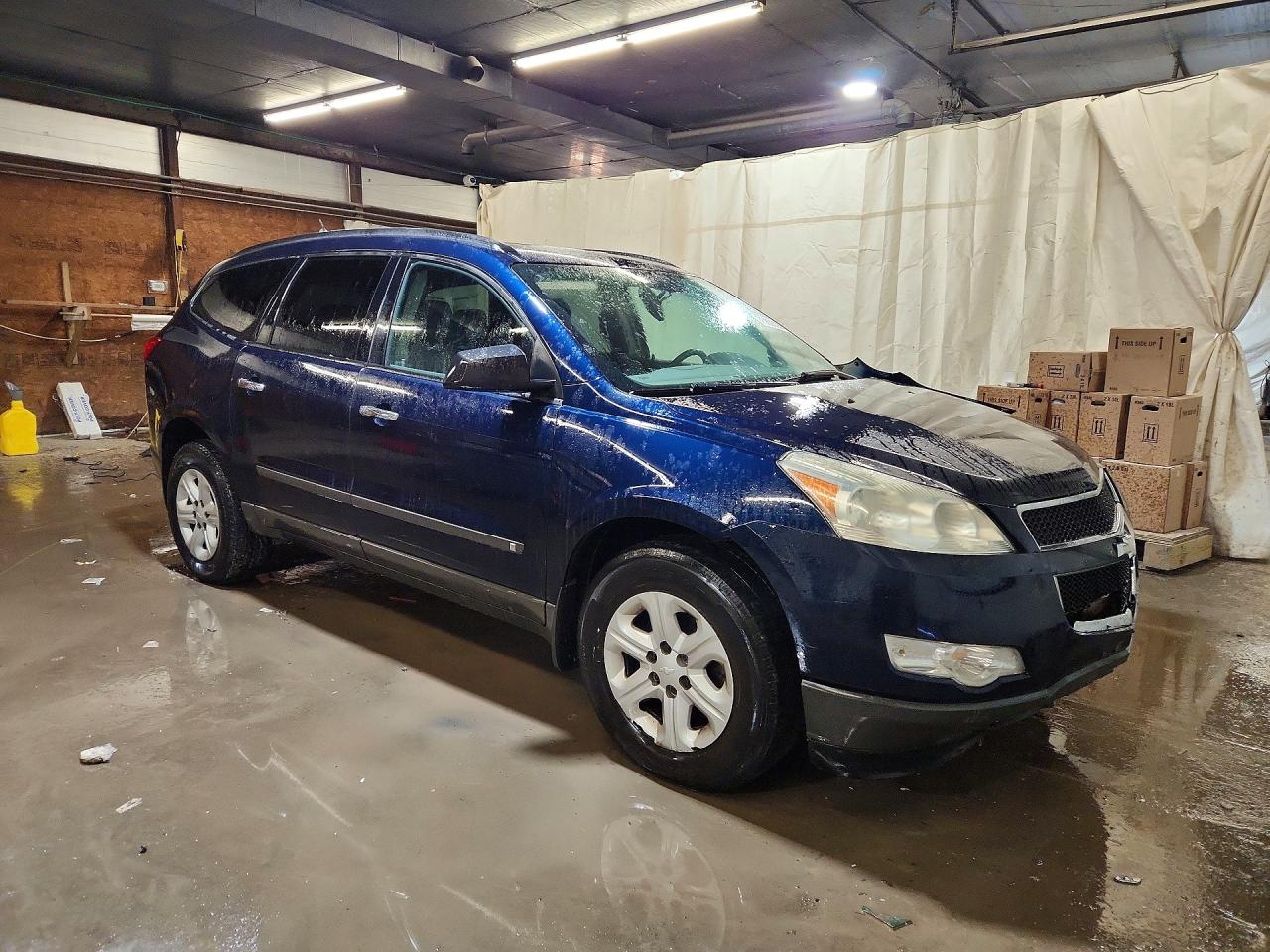 2009 Chevrolet Traverse Ls Blue vin: 1GNEV13D79S132502