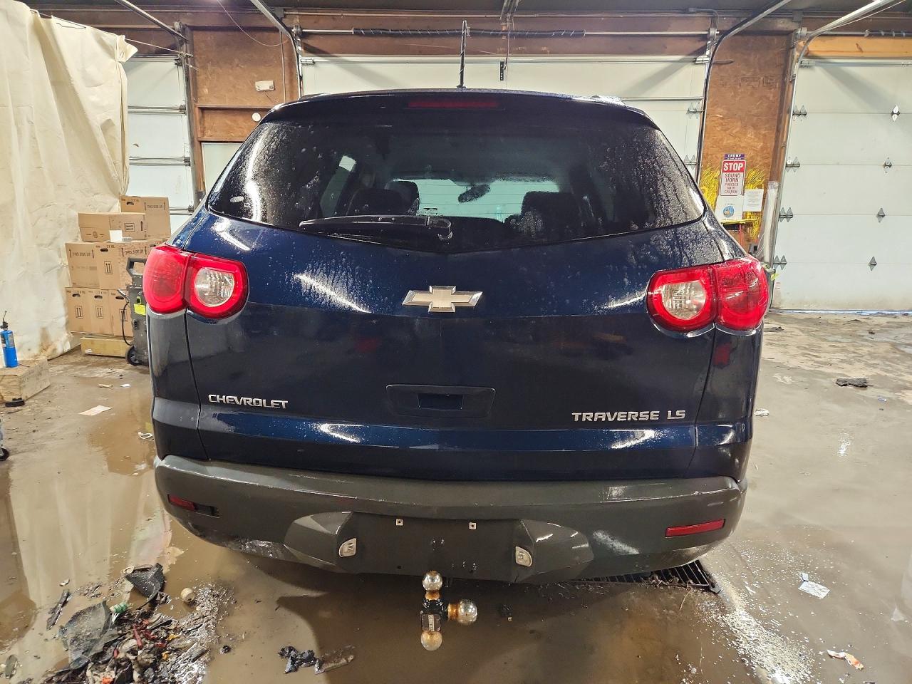 2009 Chevrolet Traverse Ls Blue vin: 1GNEV13D79S132502