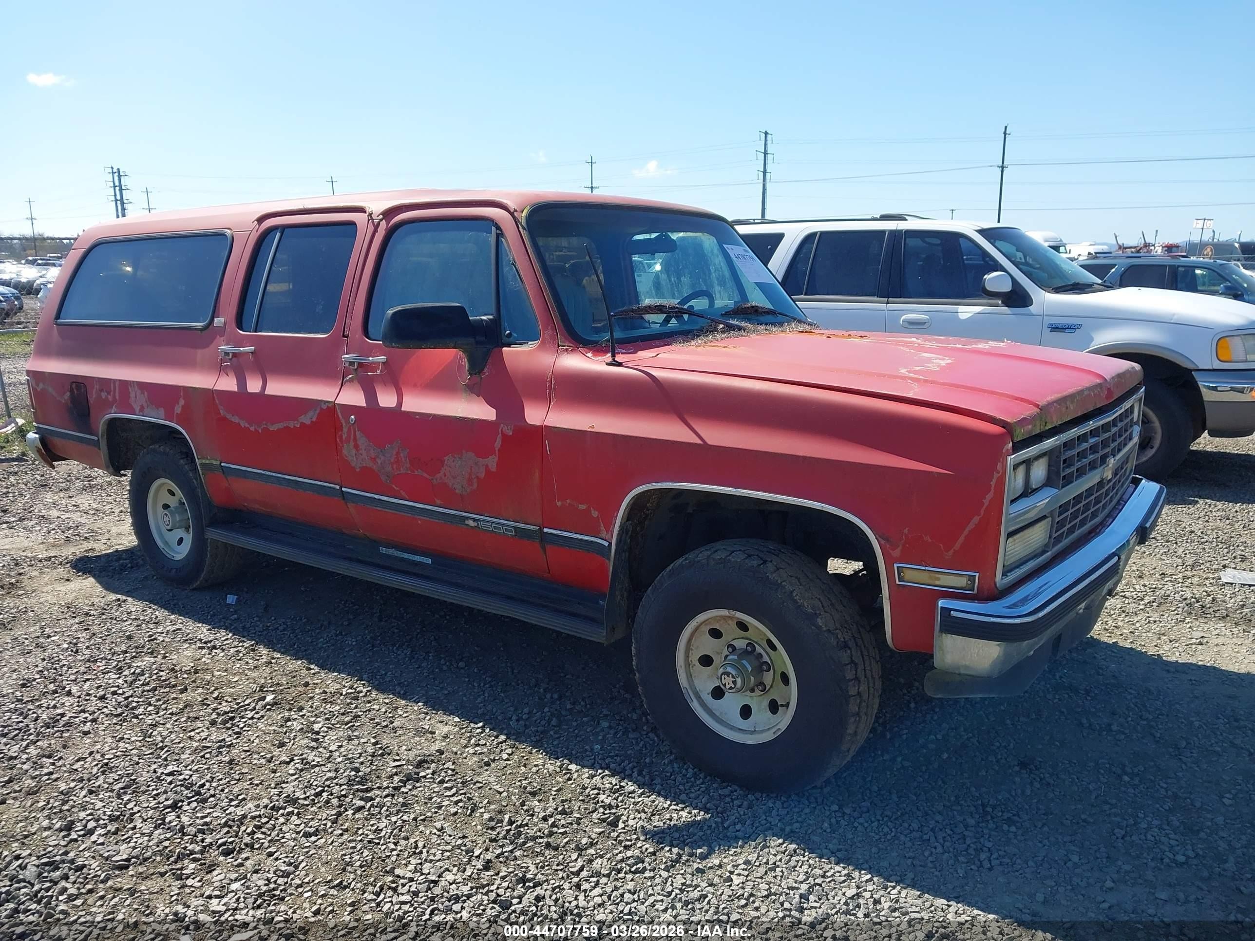 1990 Chevrolet Suburban V1500 Red vin: 1GNEV16K0LF180725