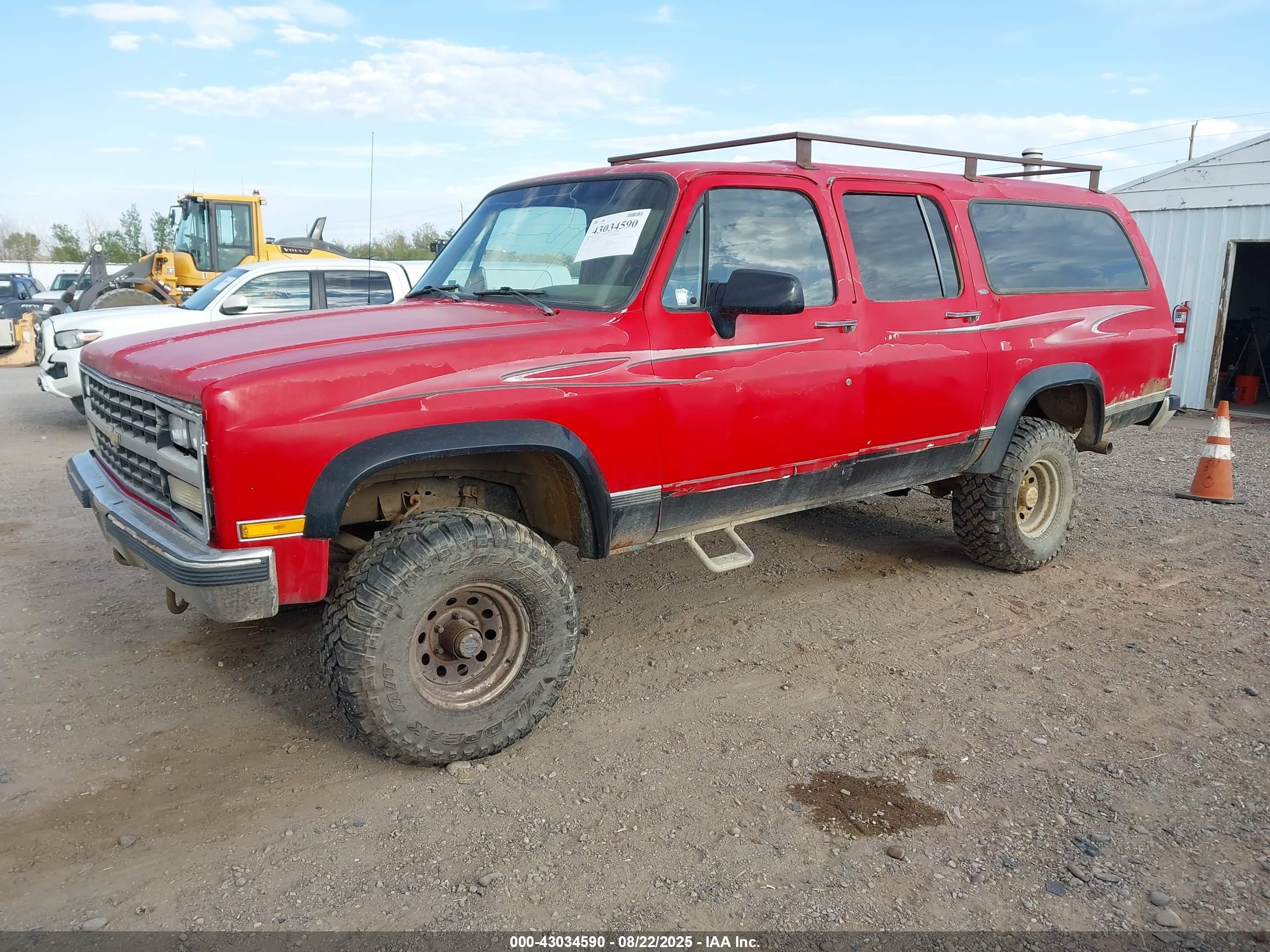 1990 Chevrolet Suburban V1500 Red vin: 1GNEV16K1LF120419