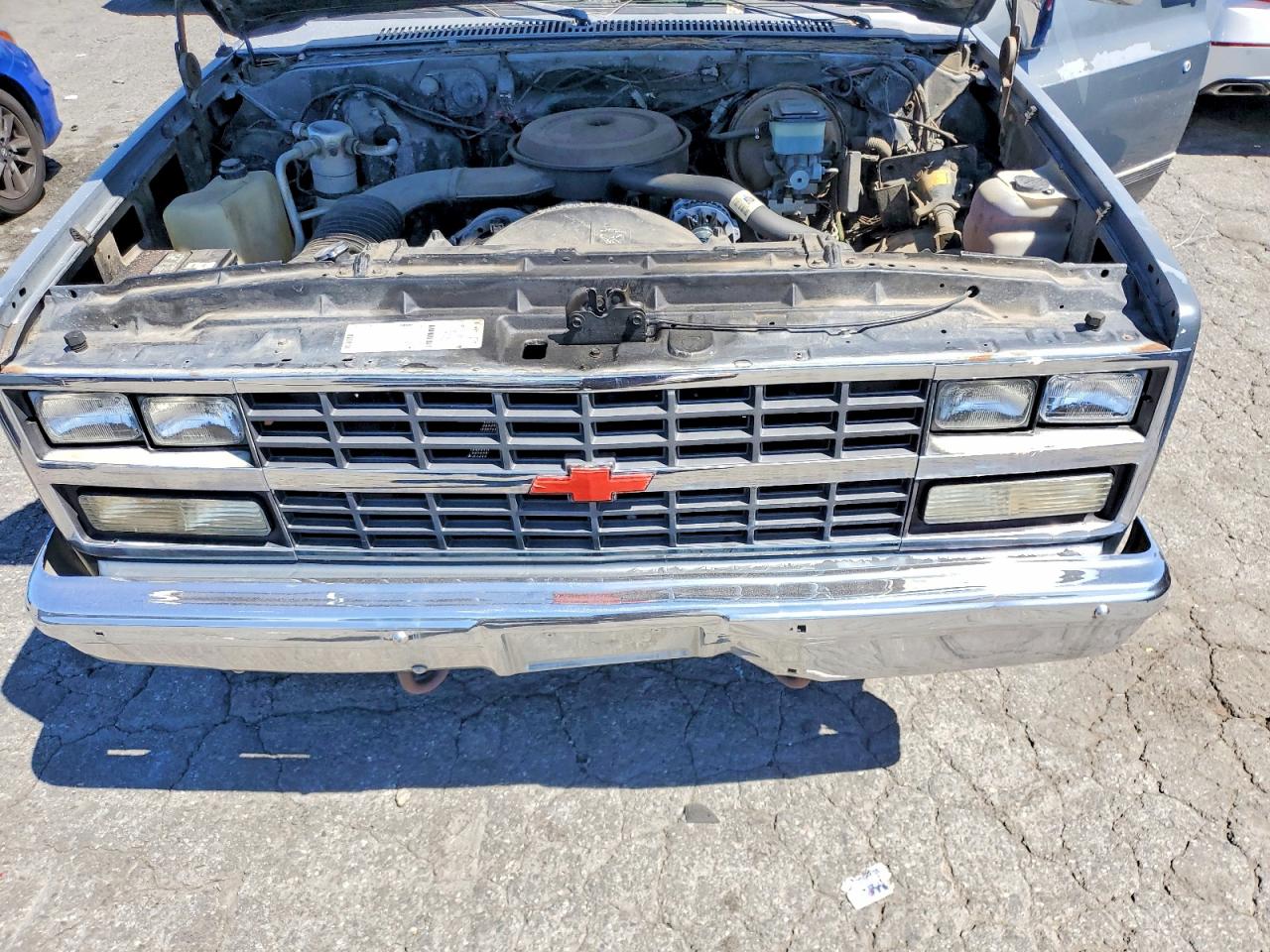 1990 Chevrolet Suburban V1500 Silver vin: 1GNEV16K1LF175324