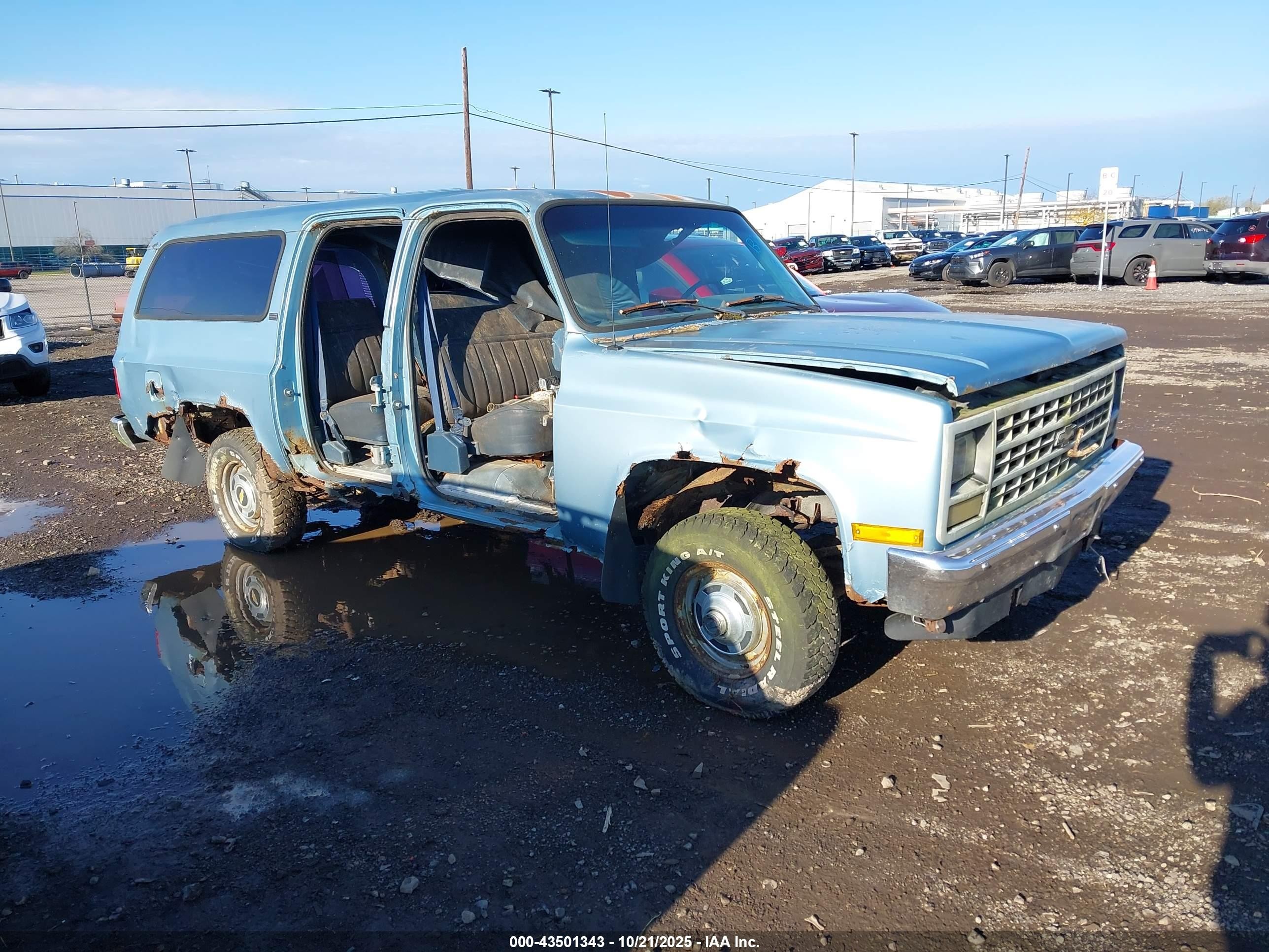 1991 Chevrolet Suburban V1500 Blue vin: 1GNEV16K2MF131141