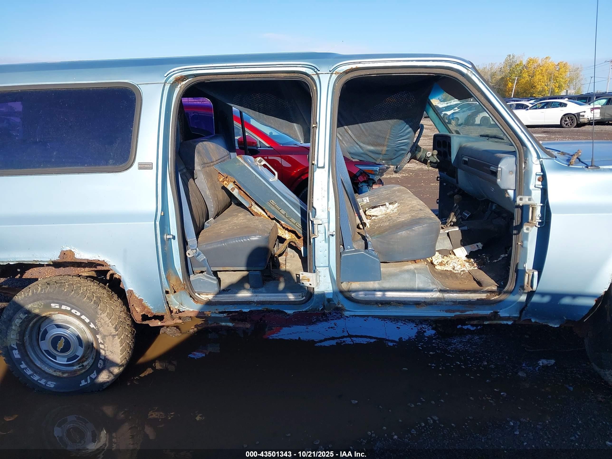 1991 Chevrolet Suburban V1500 Blue vin: 1GNEV16K2MF131141