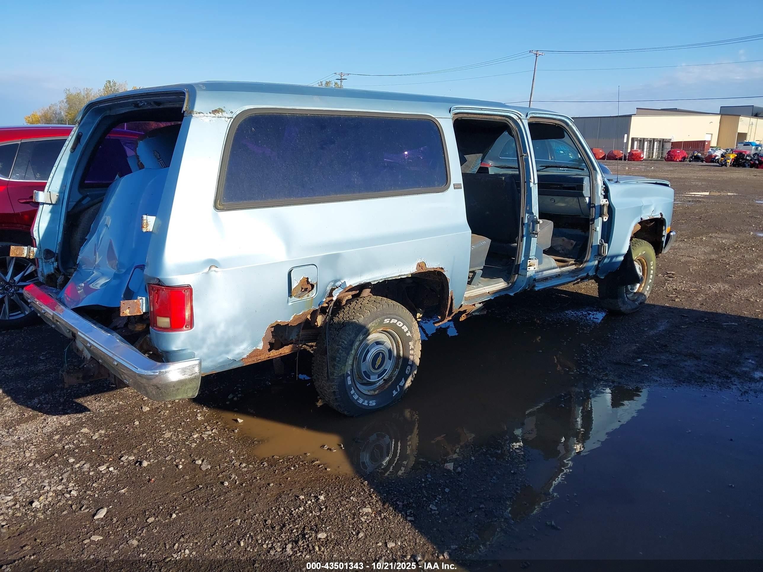 1991 Chevrolet Suburban V1500 Blue vin: 1GNEV16K2MF131141