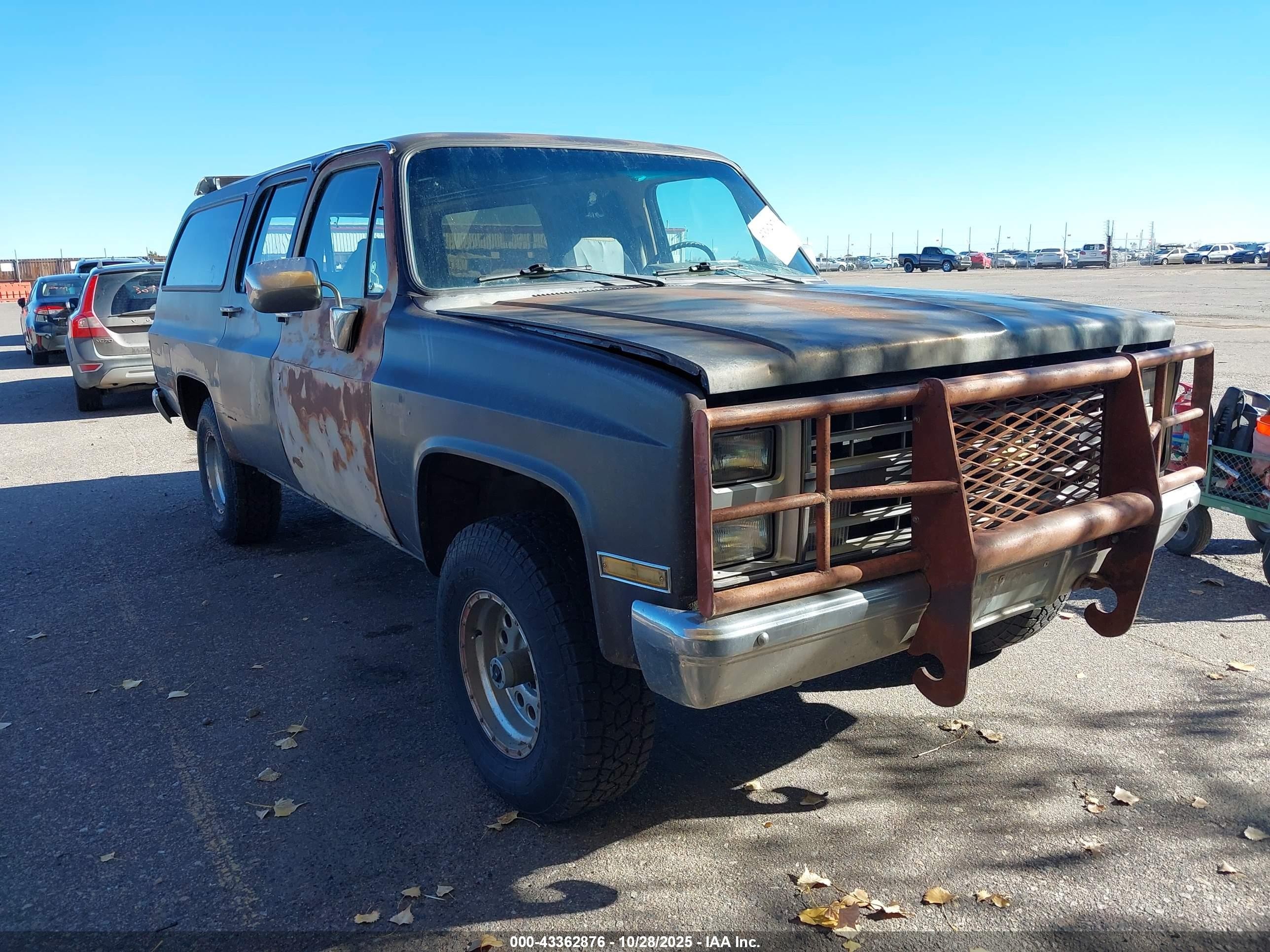 1987 Chevrolet Suburban V10 Коричневый vin: 1GNEV16K5HF131852