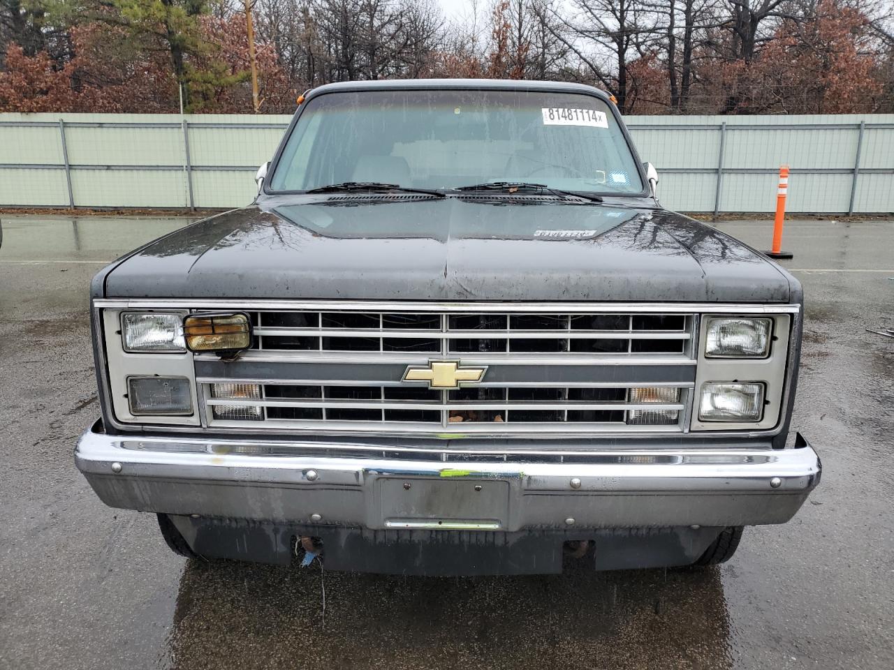 1987 Chevrolet Suburban V10 Blue vin: 1GNEV16K7HF132095