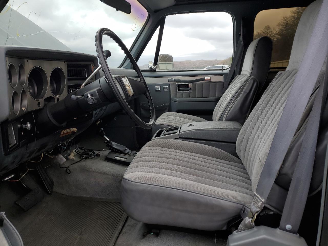 1987 Chevrolet Suburban V10 Blue vin: 1GNEV16K7HF132095