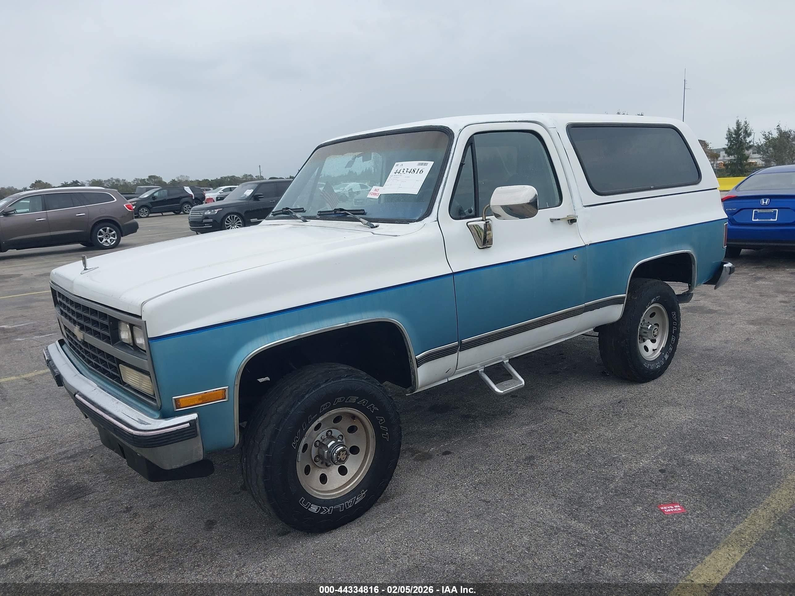 1989 Chevrolet Blazer V10 White vin: 1GNEV18K3KF160447