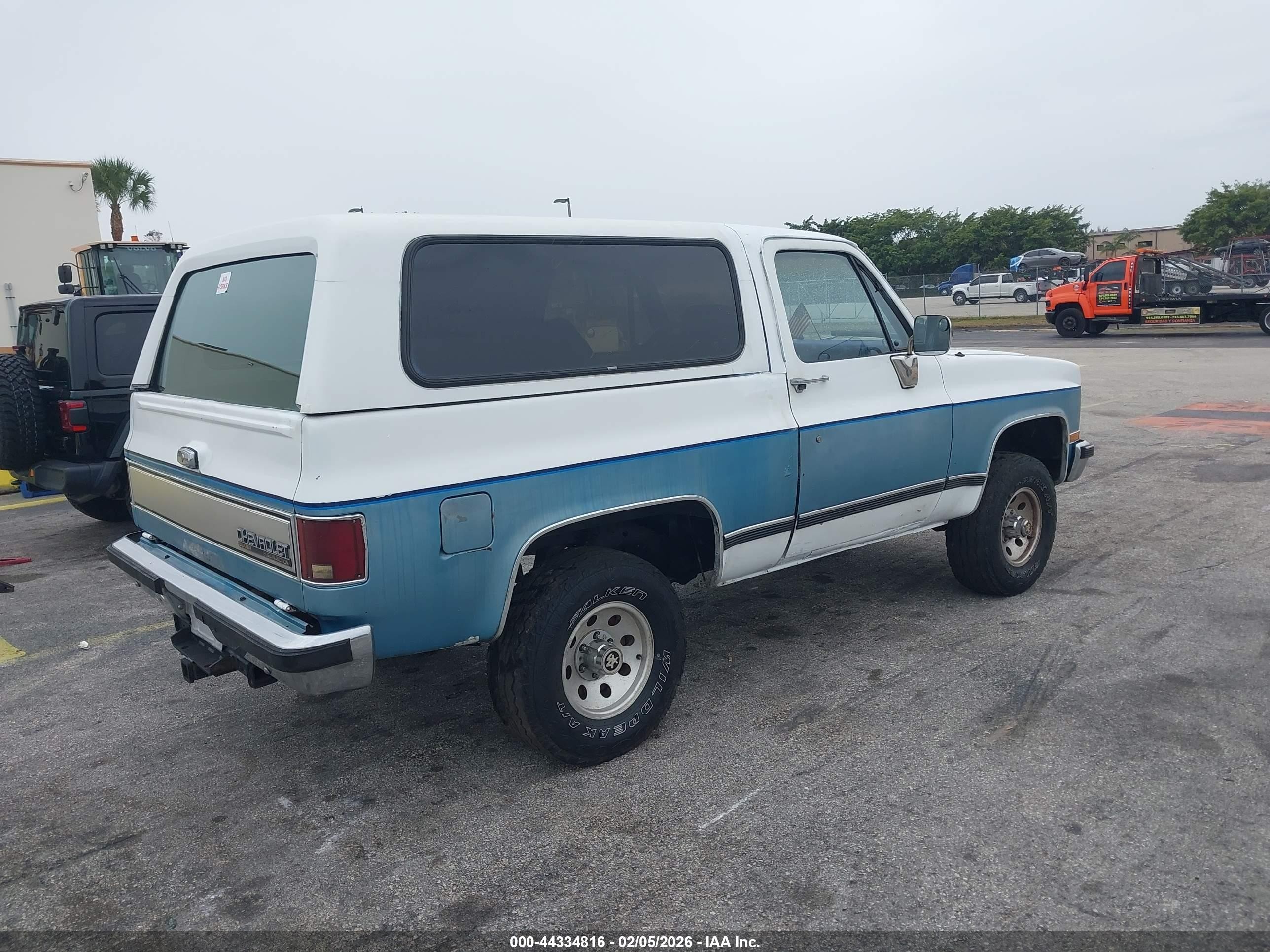 1989 Chevrolet Blazer V10 White vin: 1GNEV18K3KF160447