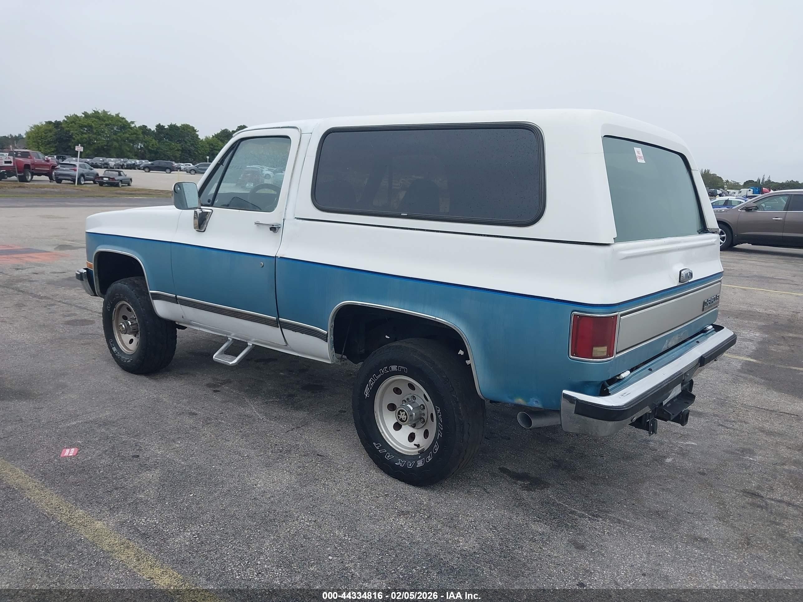 1989 Chevrolet Blazer V10 White vin: 1GNEV18K3KF160447