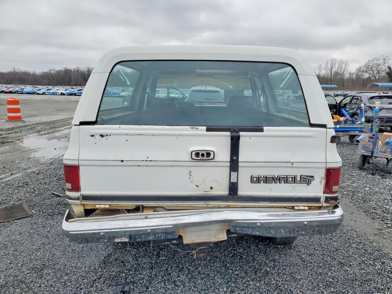 1987 Chevrolet Blazer V10 White vin: 1GNEV18K5HF179719