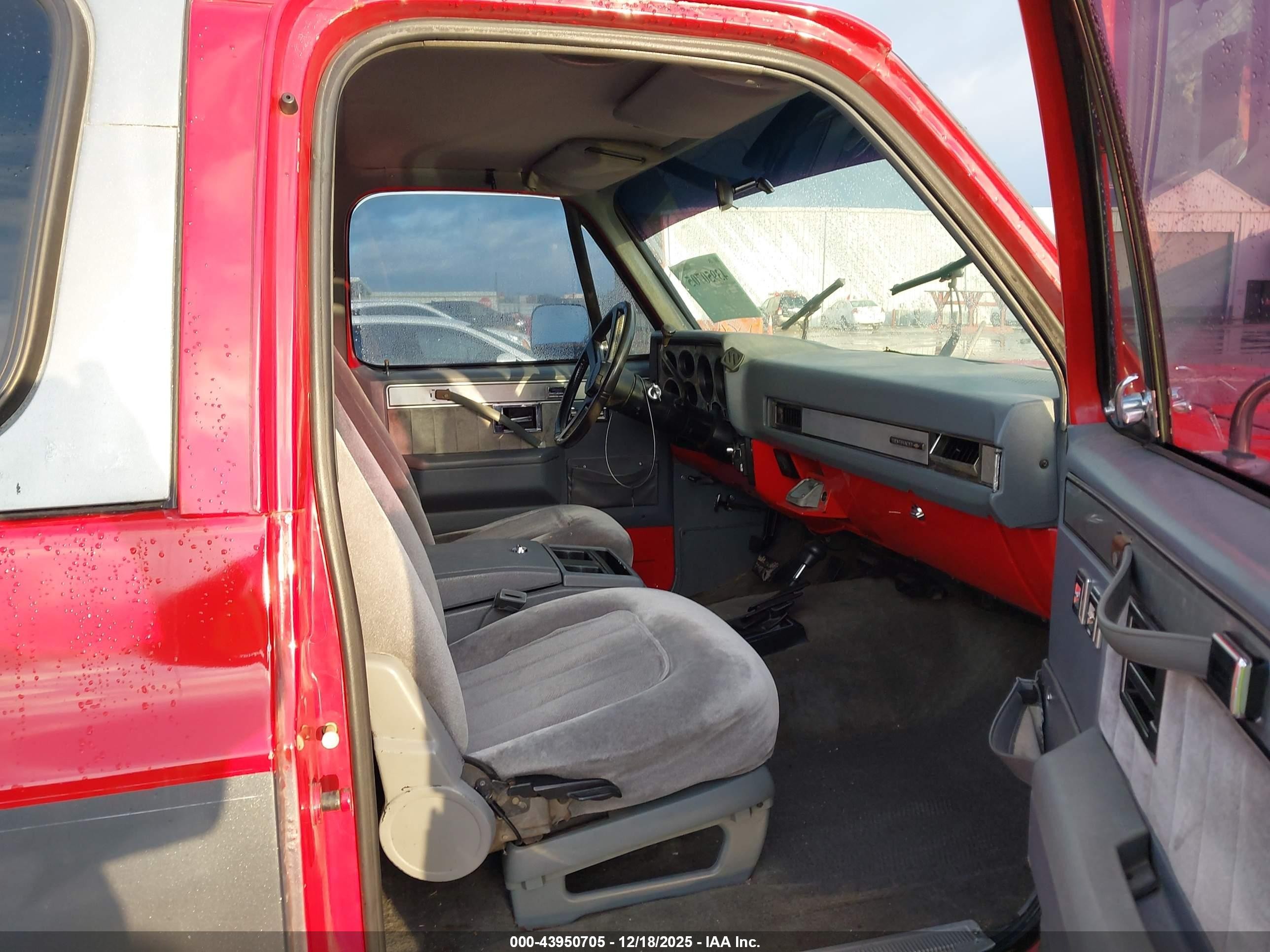 1989 Chevrolet Blazer V10 Red vin: 1GNEV18K6KF123473