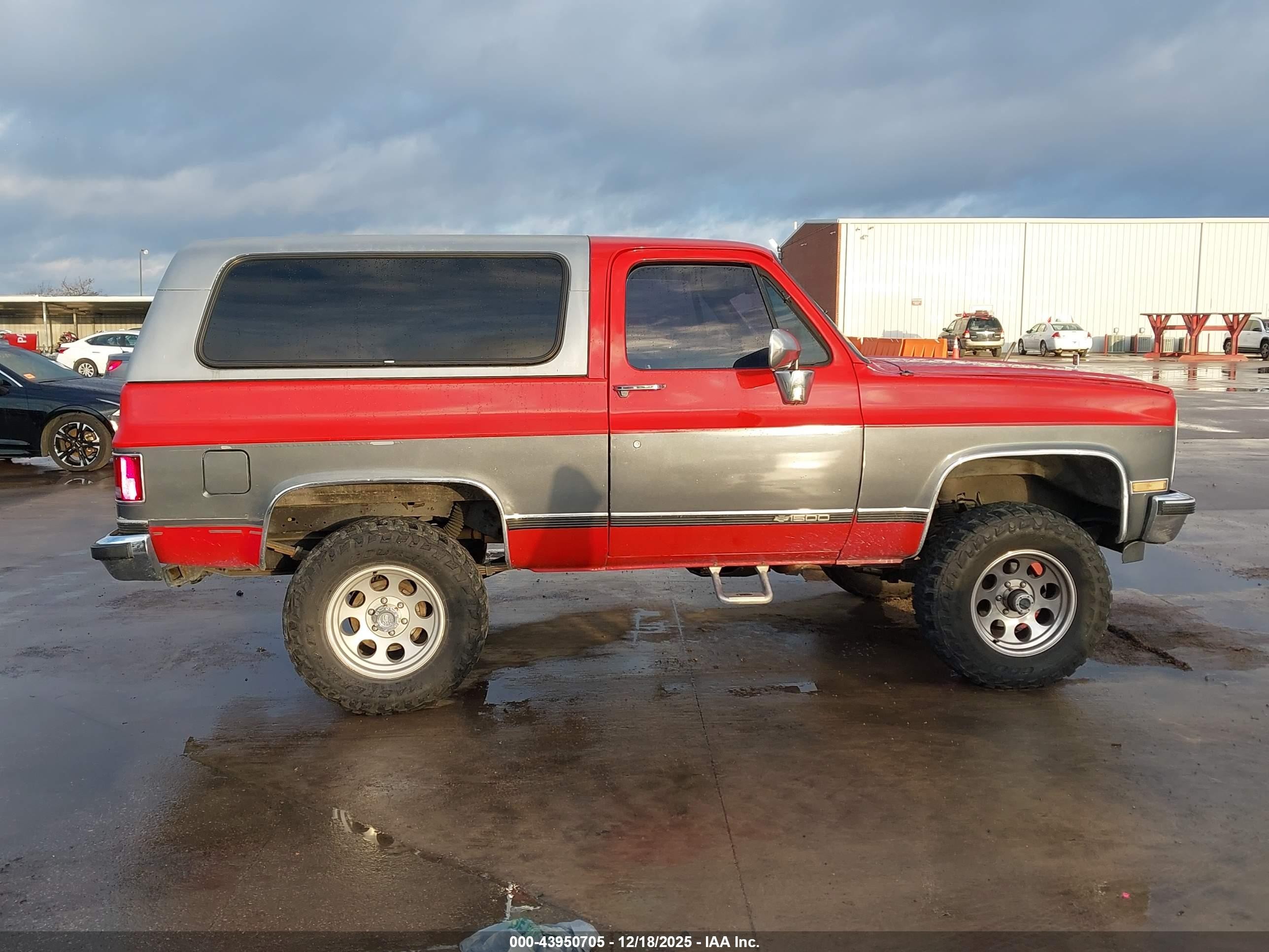 1989 Chevrolet Blazer V10 Red vin: 1GNEV18K6KF123473