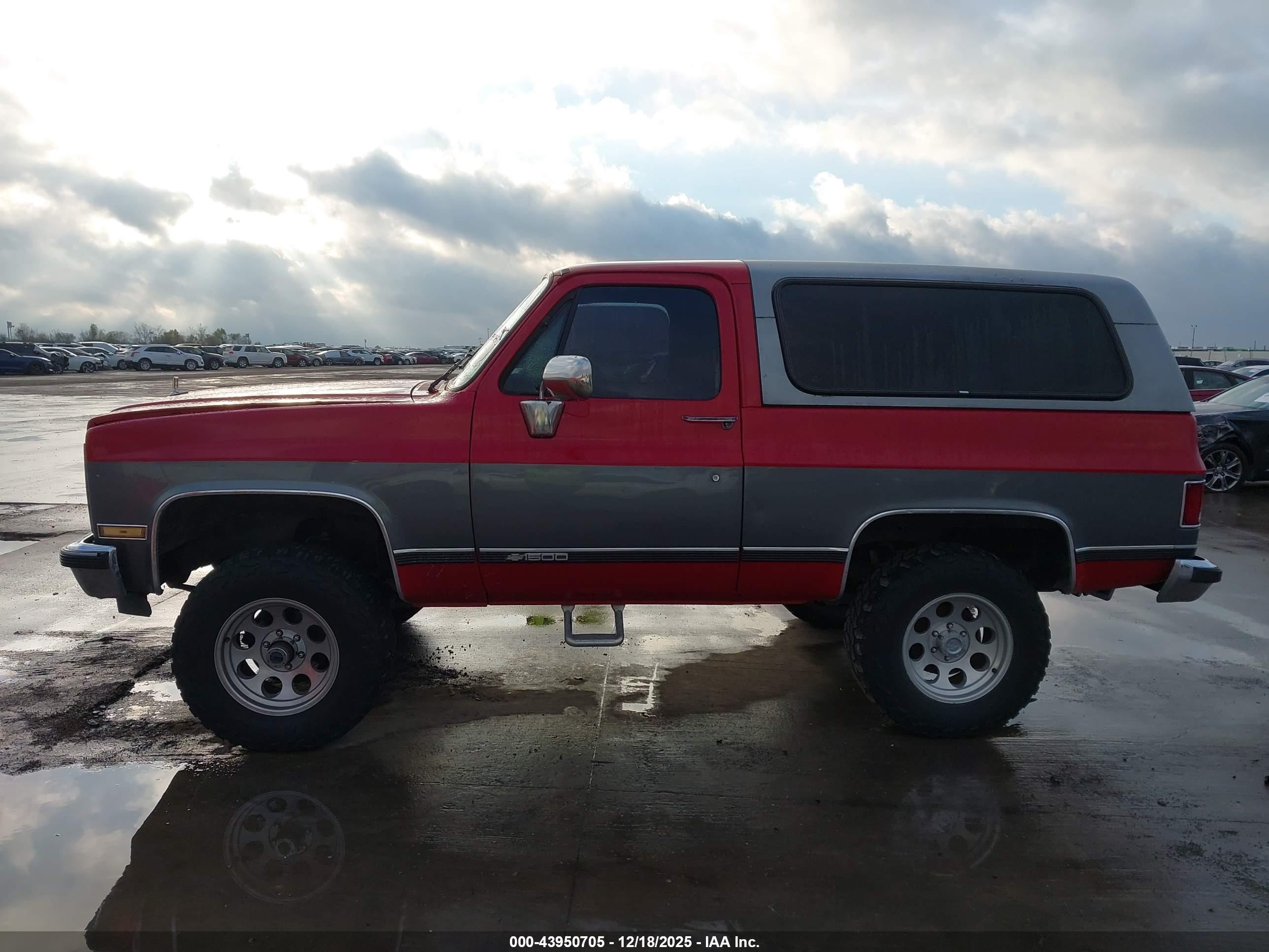 1989 Chevrolet Blazer V10 Red vin: 1GNEV18K6KF123473