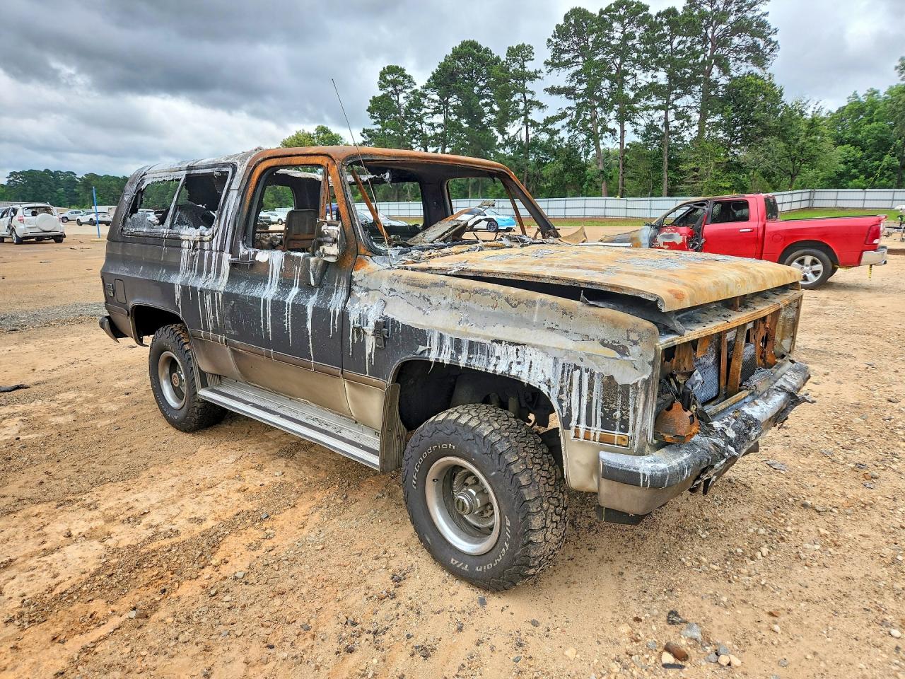 1988 Chevrolet Blazer V10 Burn vin: 1GNEV18K8JF133758