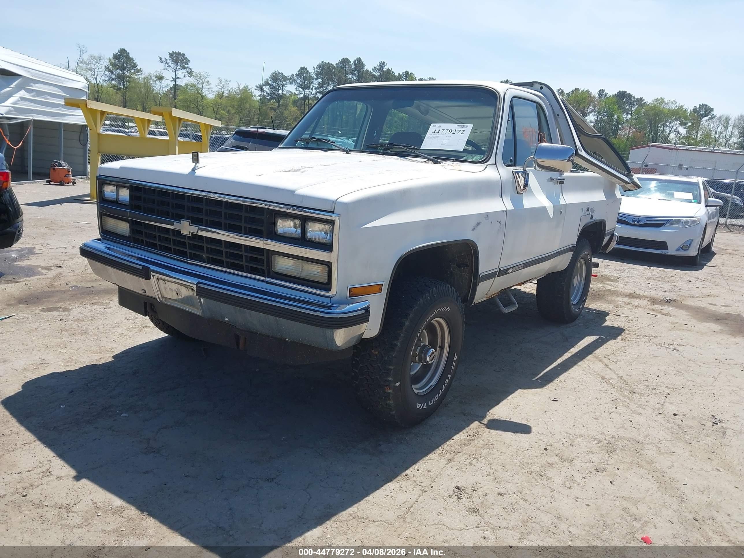 1989 Chevrolet Blazer V10 White vin: 1GNEV18K9KF176362