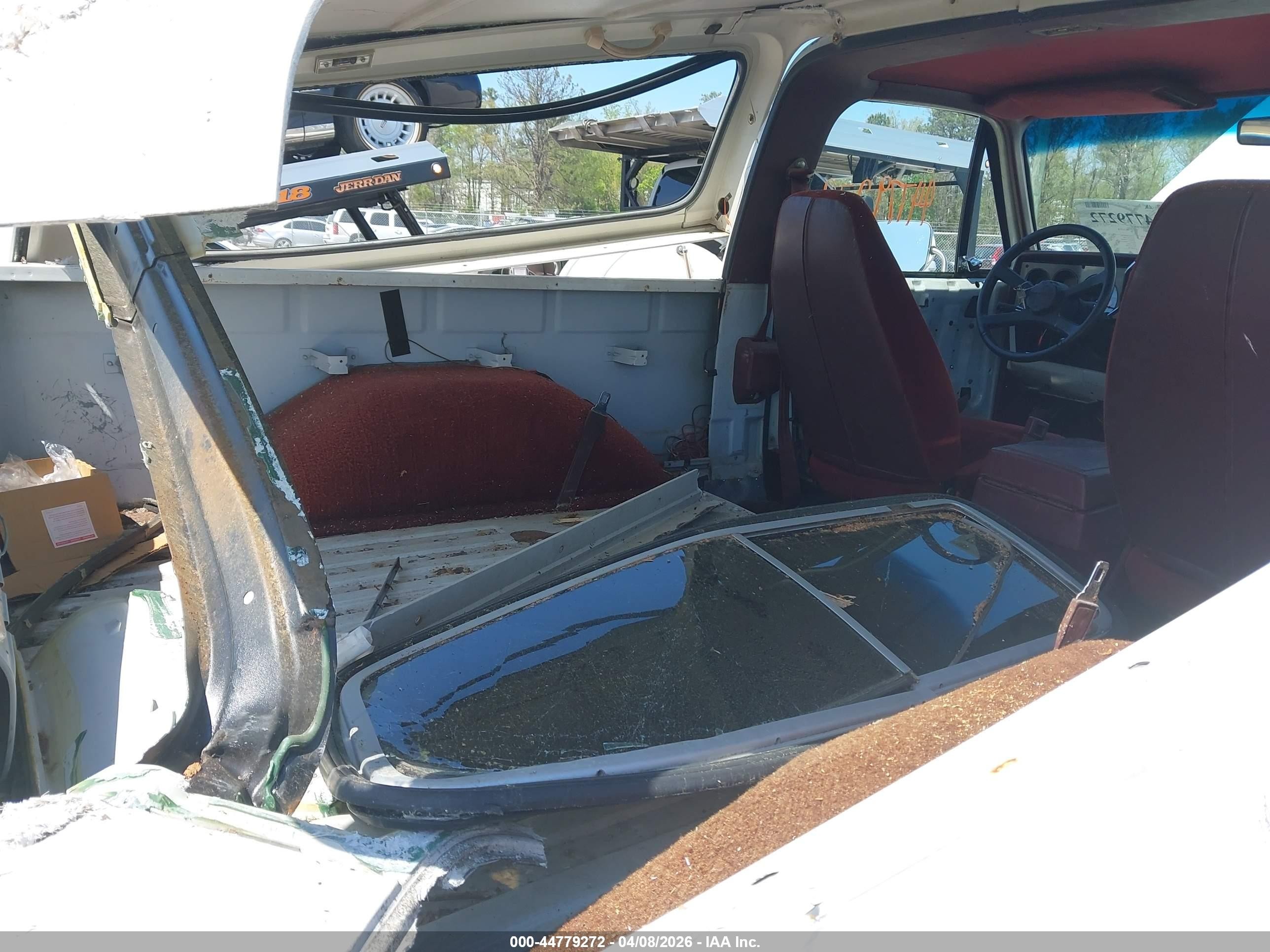 1989 Chevrolet Blazer V10 White vin: 1GNEV18K9KF176362