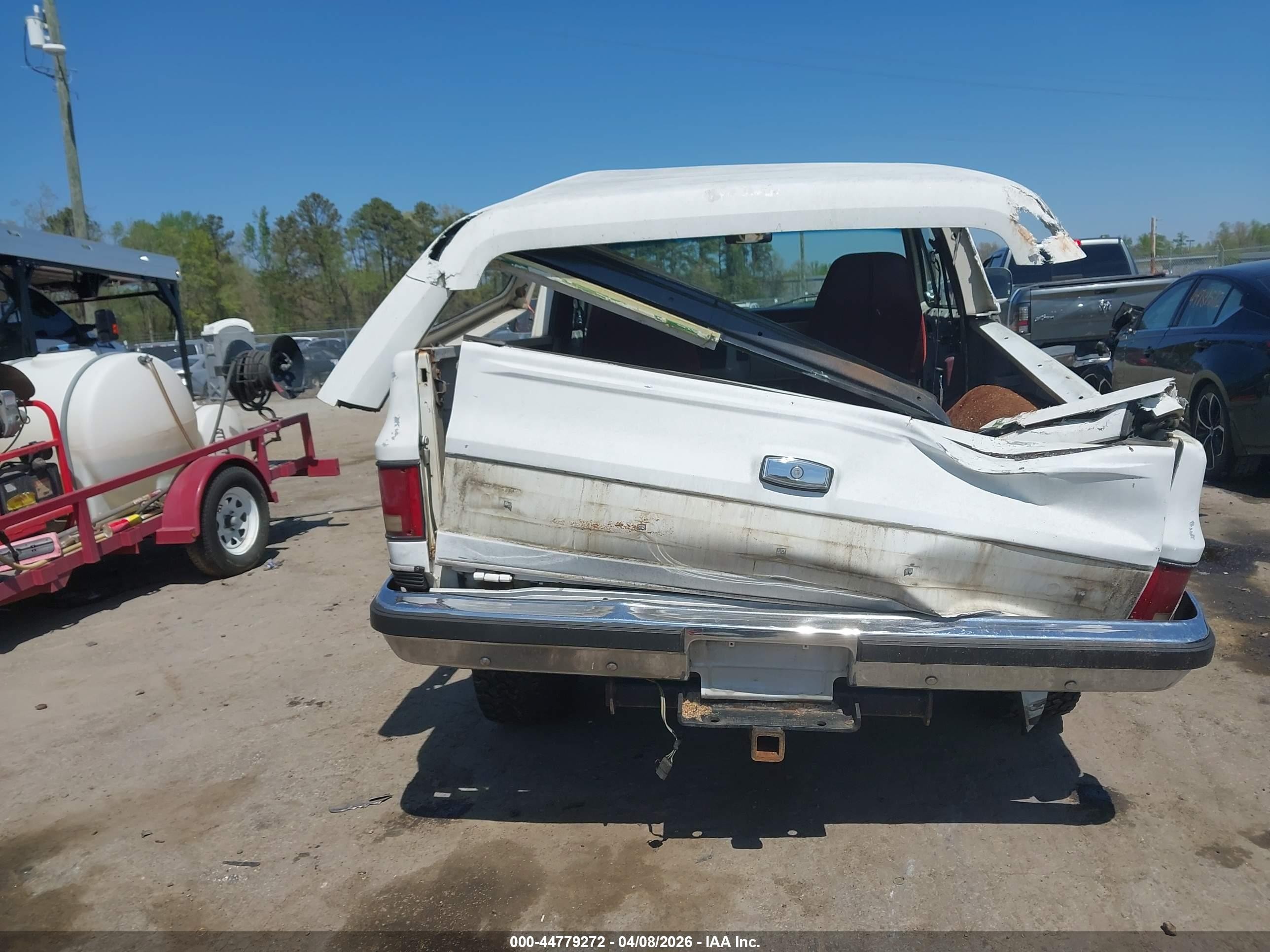 1989 Chevrolet Blazer V10 White vin: 1GNEV18K9KF176362