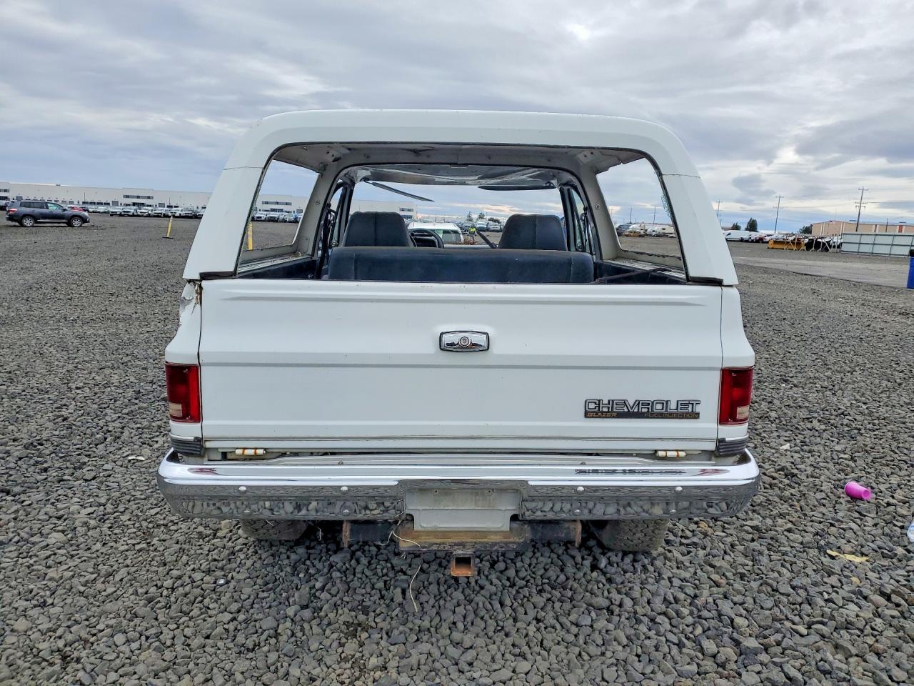 1989 Chevrolet Blazer V10 White vin: 1GNEV18K9KF180072