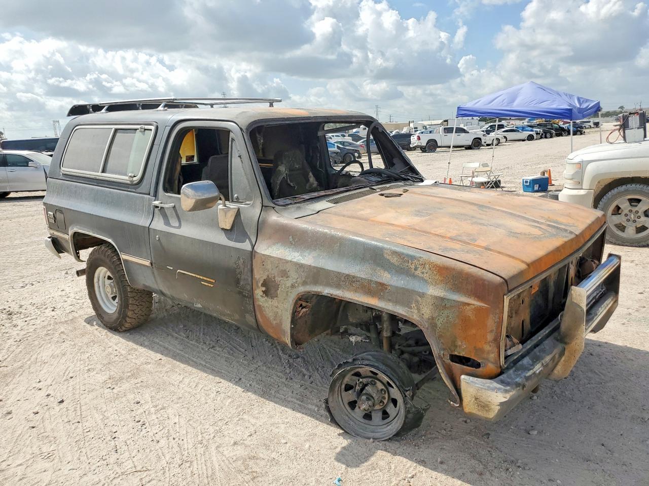 1987 Chevrolet Blazer V10 Burn vin: 1GNEV18KXHF171096