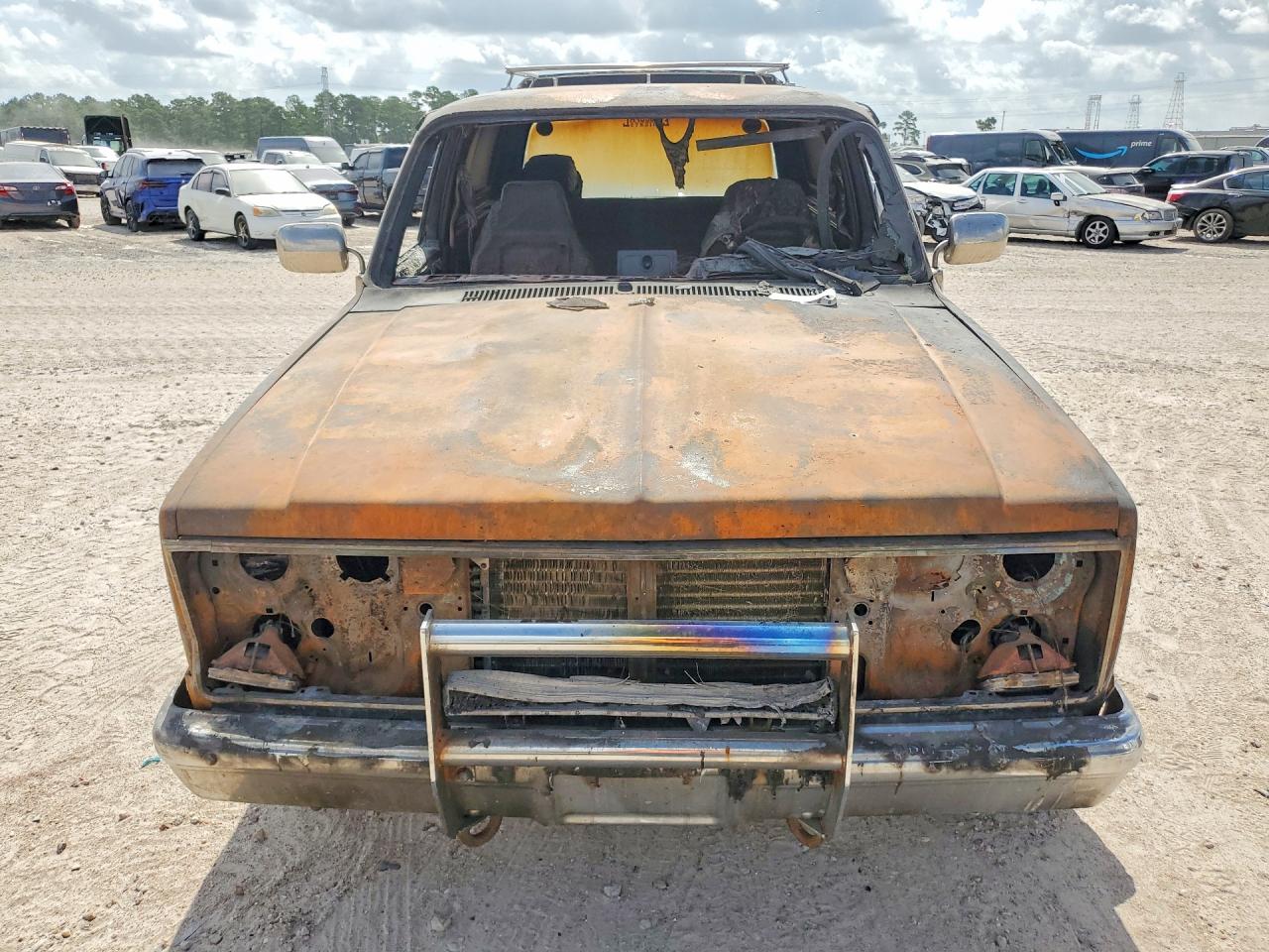 1987 Chevrolet Blazer V10 Burn vin: 1GNEV18KXHF171096