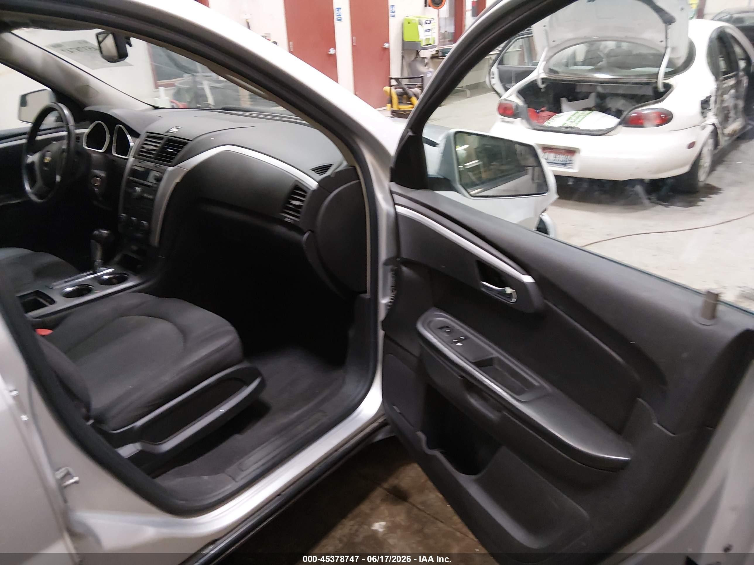 2009 Chevrolet Traverse Lt Silver vin: 1GNEV23D19S114647