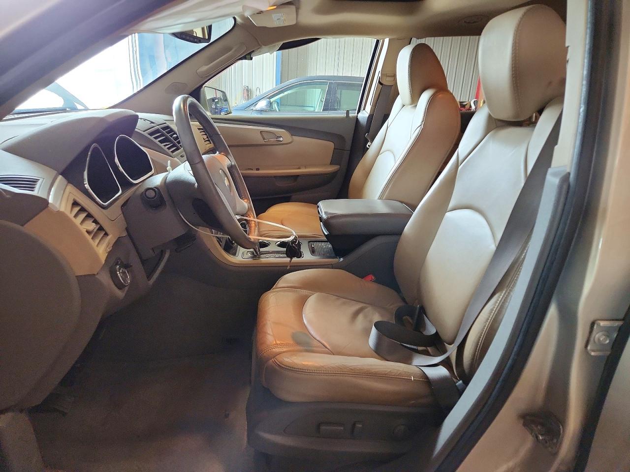 2009 Chevrolet Traverse Lt Gold vin: 1GNEV23D49S160361