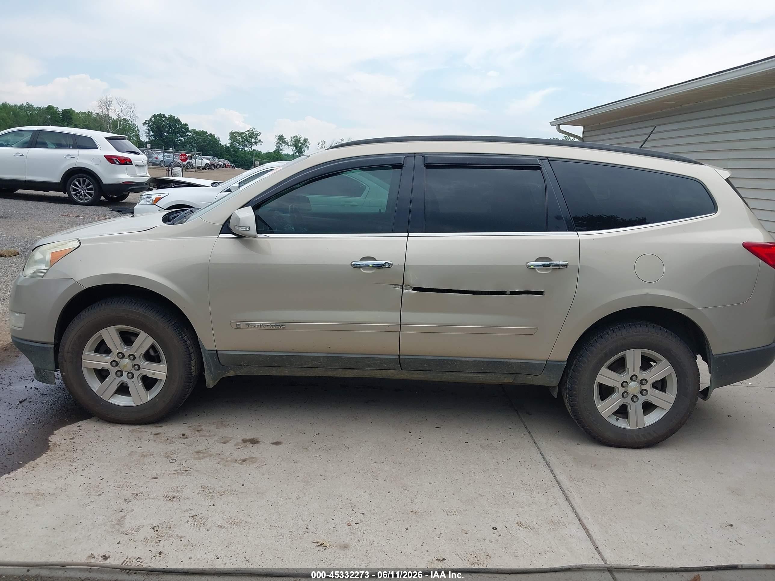 2009 Chevrolet Traverse Lt Gold vin: 1GNEV23D69S147627