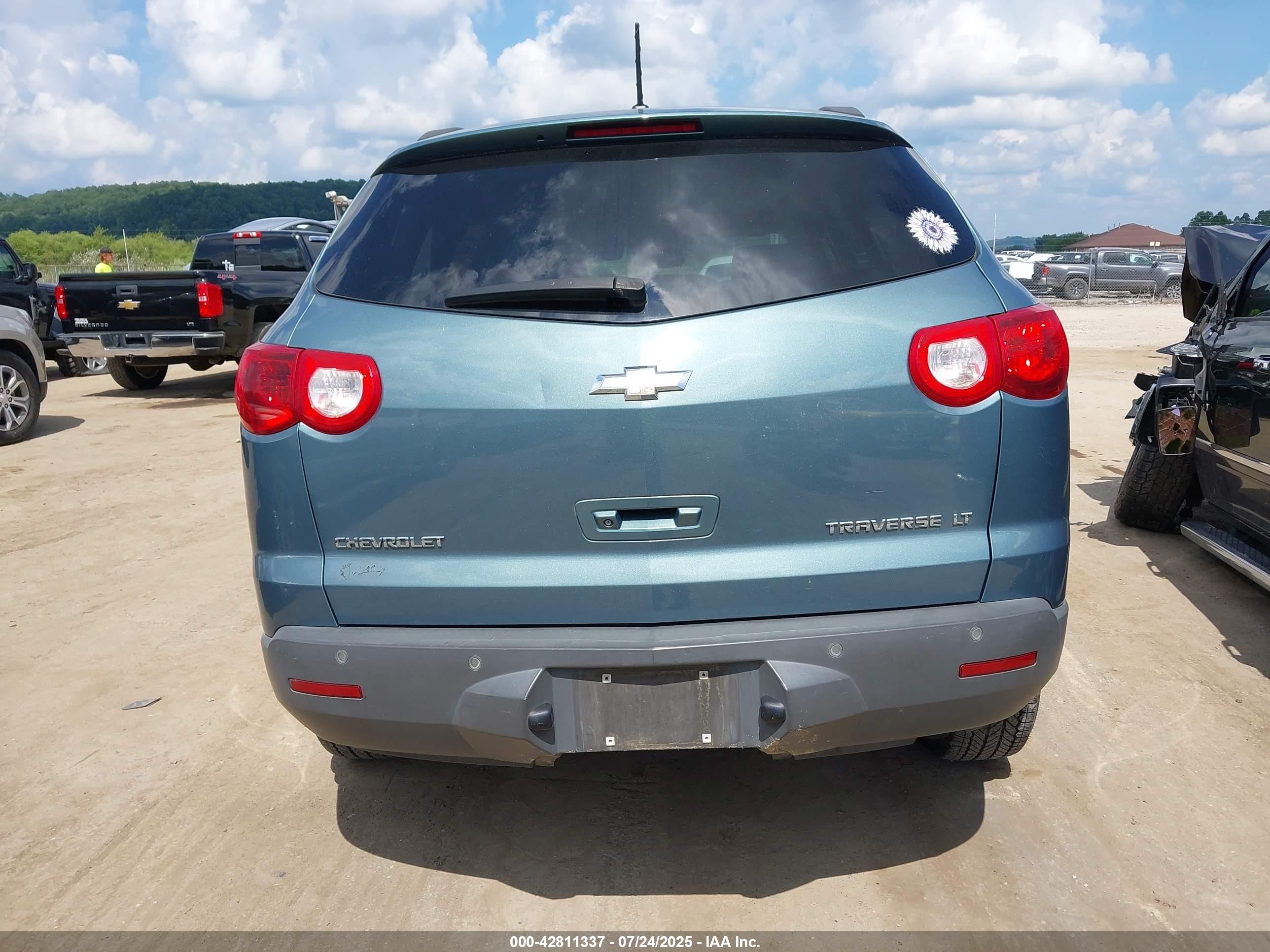 2009 Chevrolet Traverse Lt Blue vin: 1GNEV23D79S109050