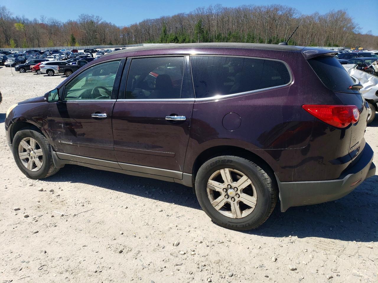 2009 Chevrolet Traverse Burgundy vin: 1GNEV23D89S161755