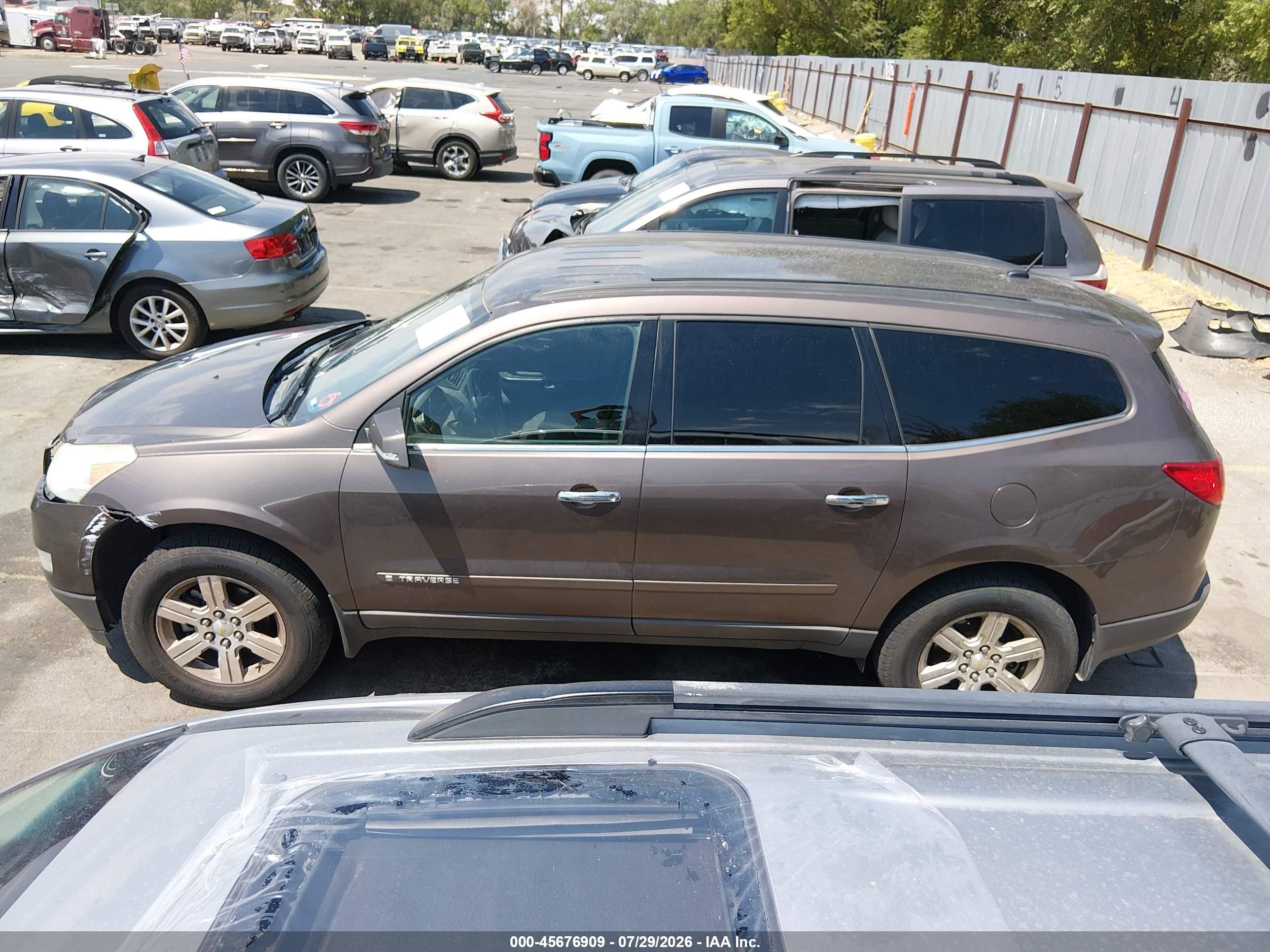 2009 Chevrolet Traverse Lt Gray vin: 1GNEV23D99S174997