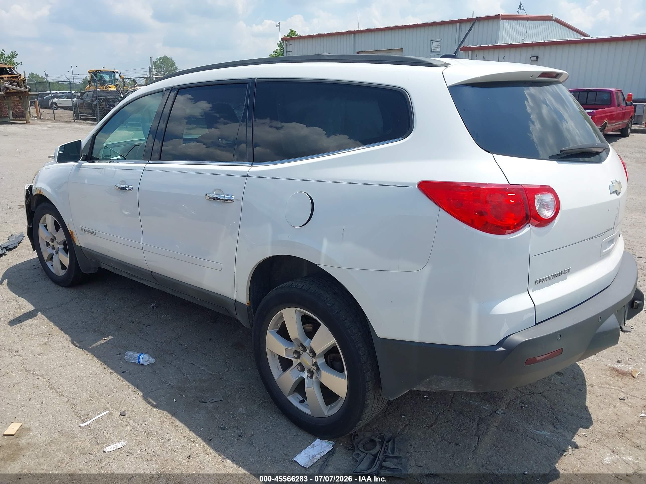 2009 Chevrolet Traverse Lt White vin: 1GNEV23DX9S159845