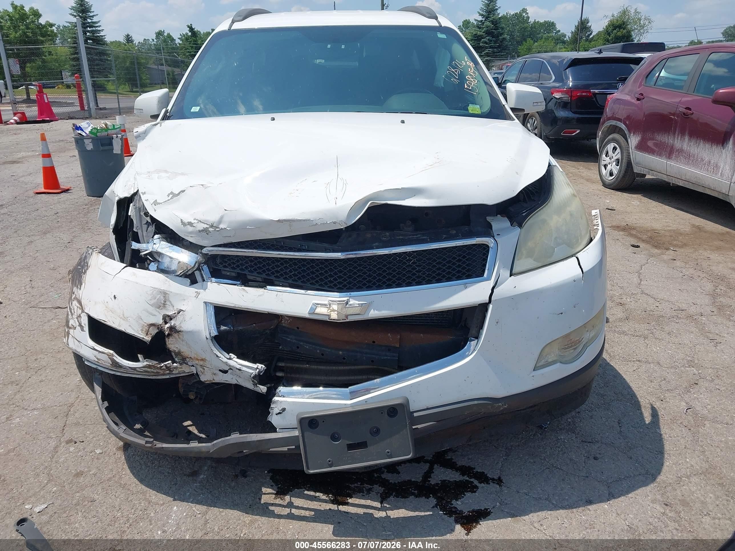2009 Chevrolet Traverse Lt White vin: 1GNEV23DX9S159845