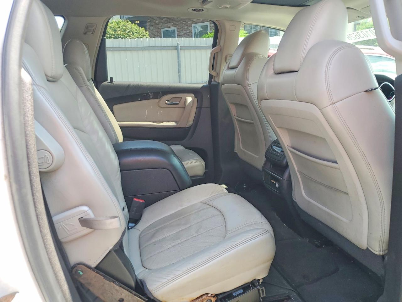 2009 Chevrolet Traverse Ltz White vin: 1GNEV33DX9S108948