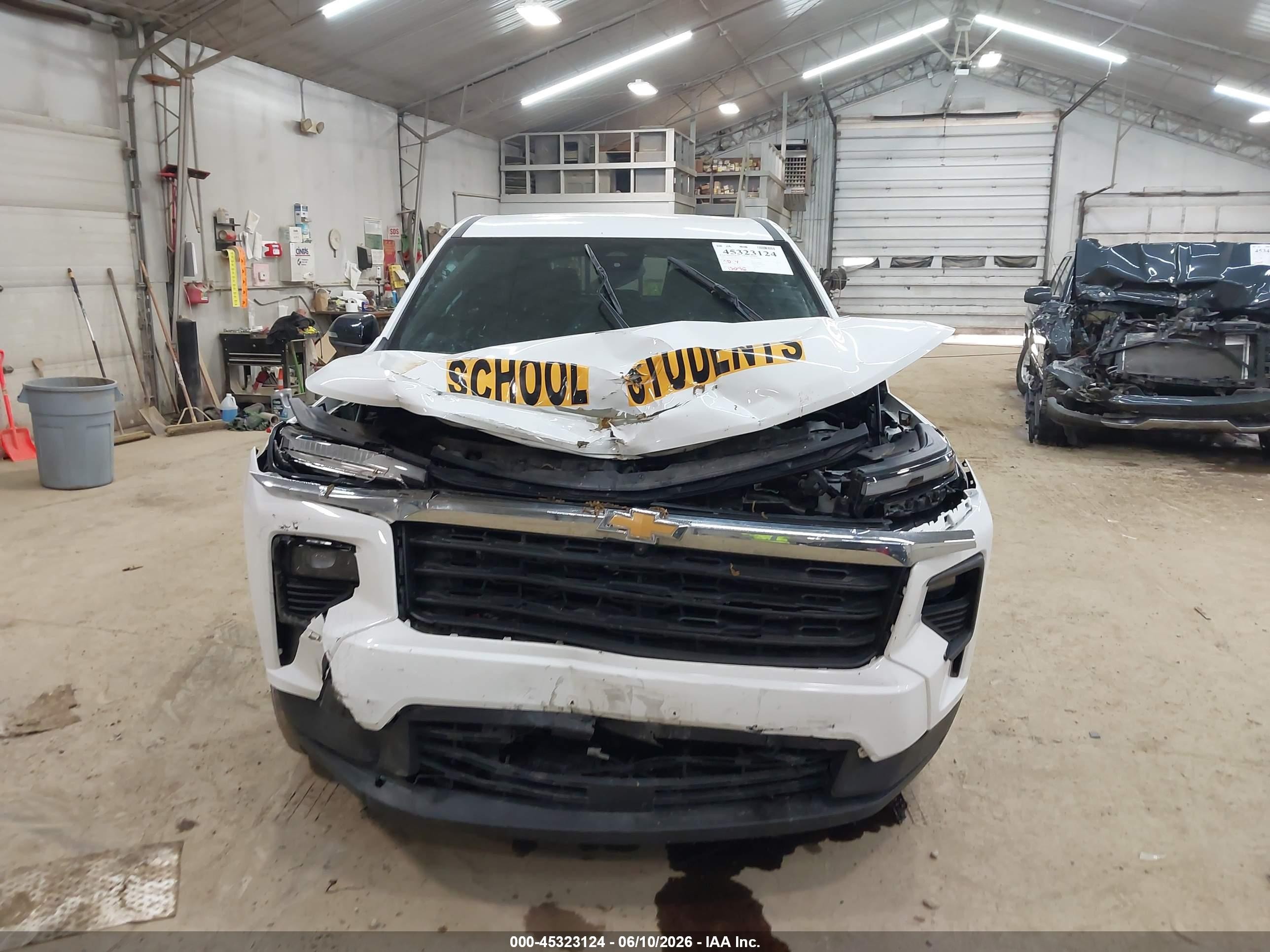 2024 Chevrolet Traverse Fwd Ls White vin: 1GNEVFKS7RJ225975