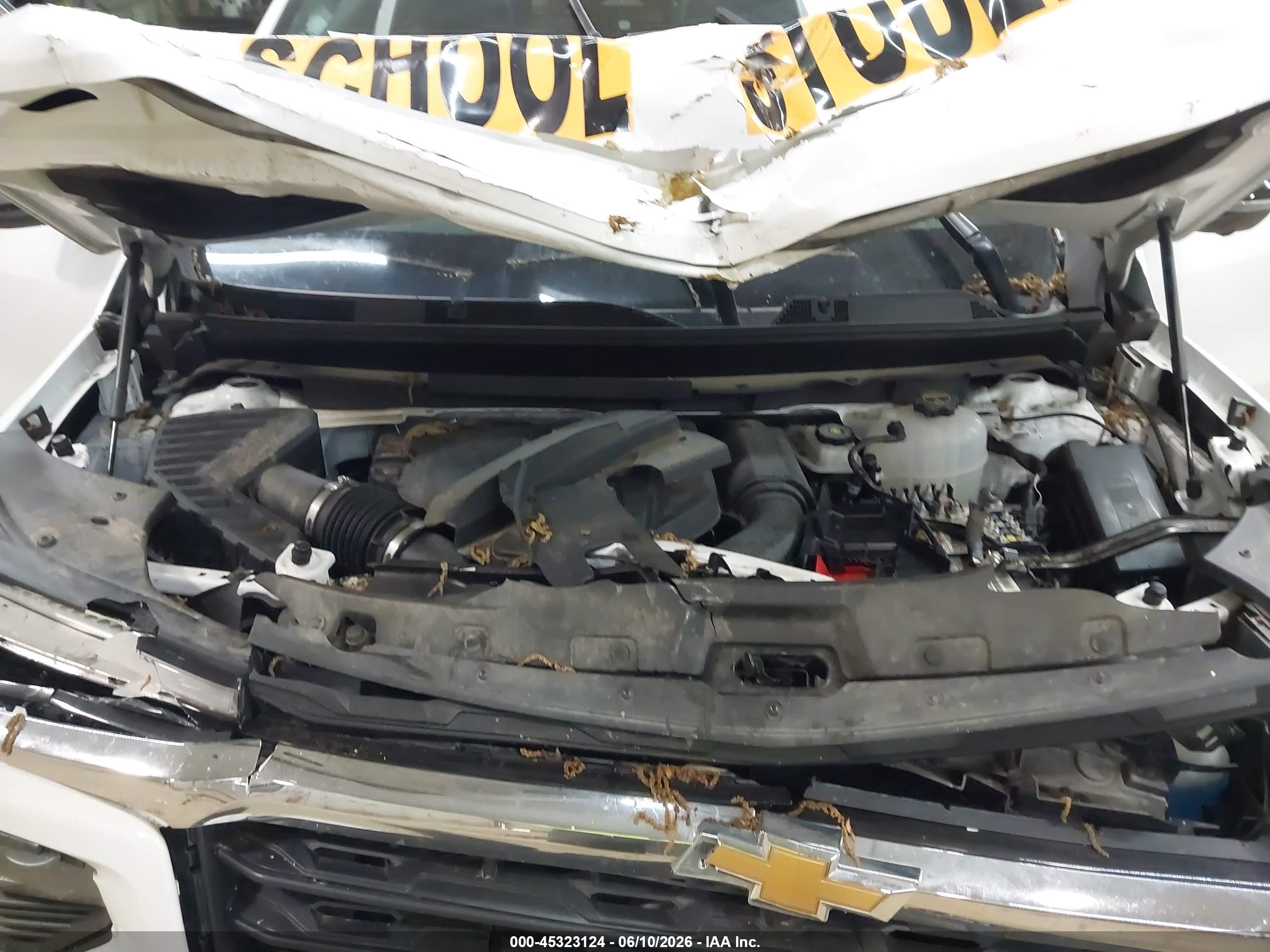 2024 Chevrolet Traverse Fwd Ls White vin: 1GNEVFKS7RJ225975