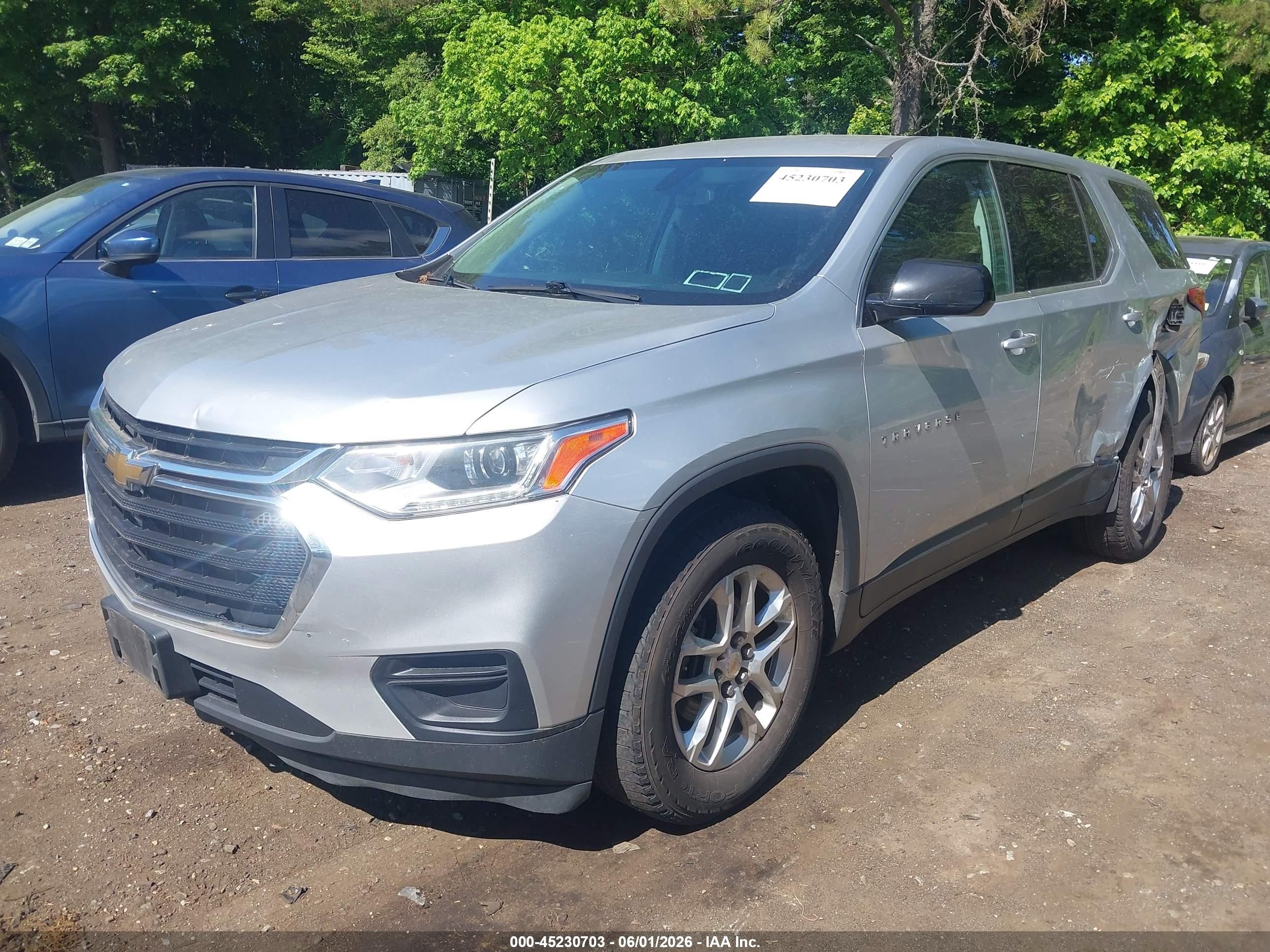 2019 Chevrolet Traverse Ls Gray vin: 1GNEVFKW1KJ279877