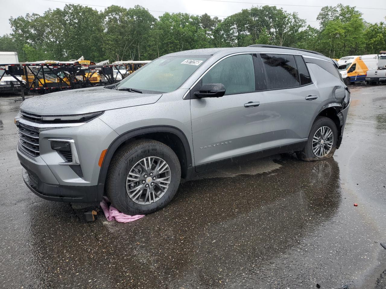 2026 Chevrolet Traverse Lt Серебряный vin: 1GNEVGKS2TJ288785 Damage: Left Front Tire, Worn, Replacement Required