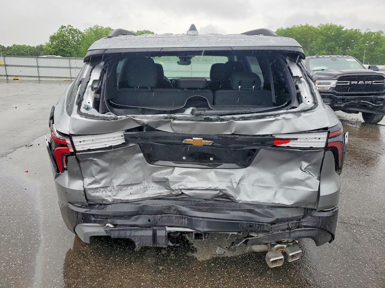 2026 Chevrolet Traverse Lt Серебряный vin: 1GNEVGKS2TJ288785