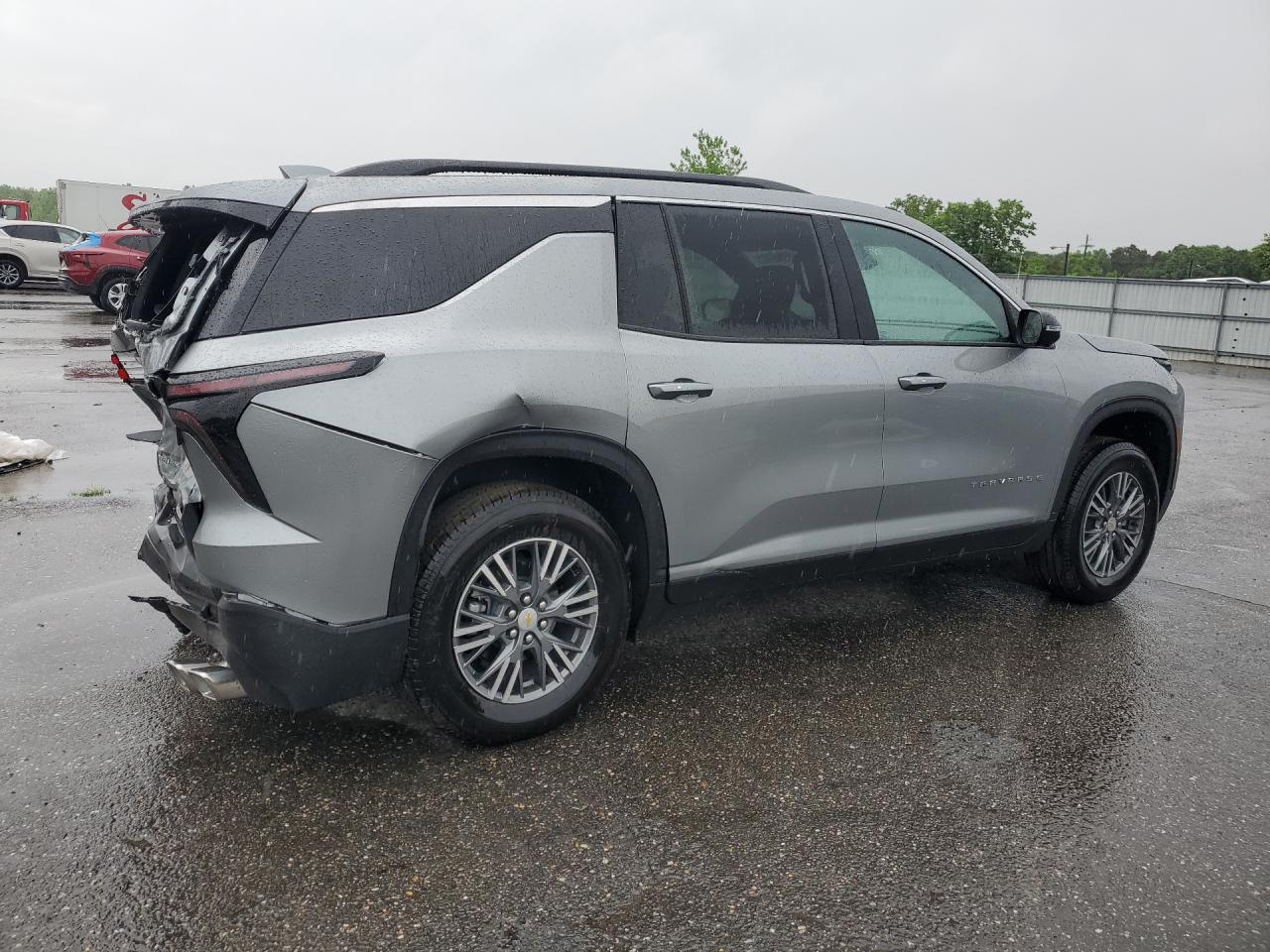 2026 Chevrolet Traverse Lt Серебряный vin: 1GNEVGKS2TJ288785 Damage: Right Qtr Panel, Severe Damage, Replacement Required