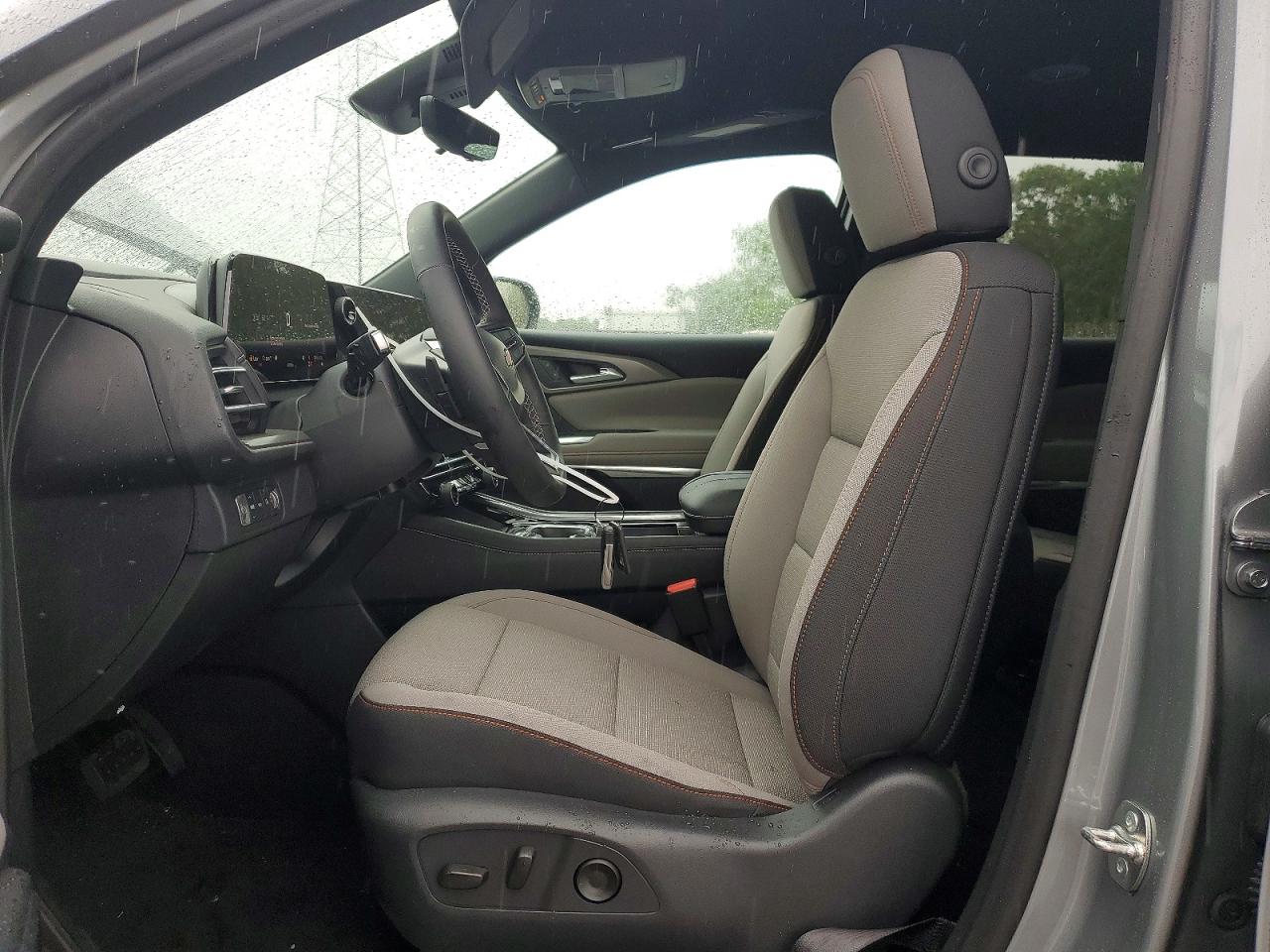 2026 Chevrolet Traverse Lt Серебряный vin: 1GNEVGKS2TJ288785