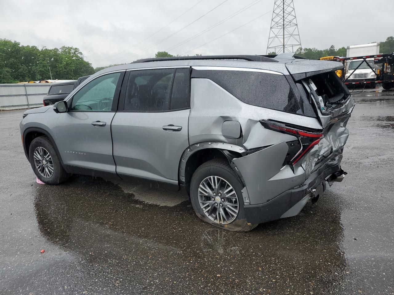 2026 Chevrolet Traverse Lt Серебряный vin: 1GNEVGKS2TJ288785 Damage: Left Rear Door, Misaligned, Repair Required