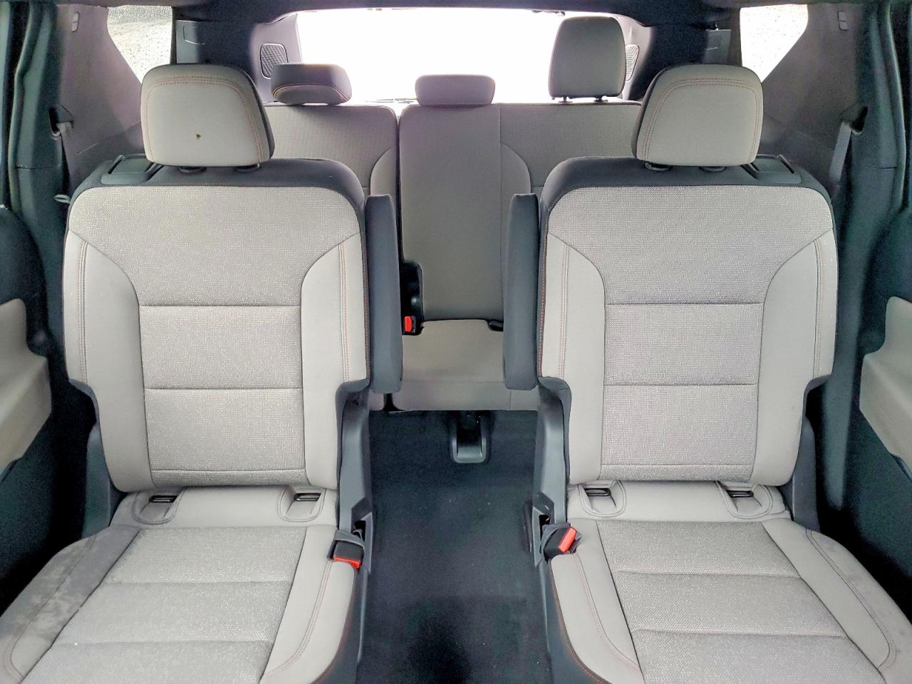 2026 Chevrolet Traverse Lt Серебряный vin: 1GNEVGKS2TJ288785