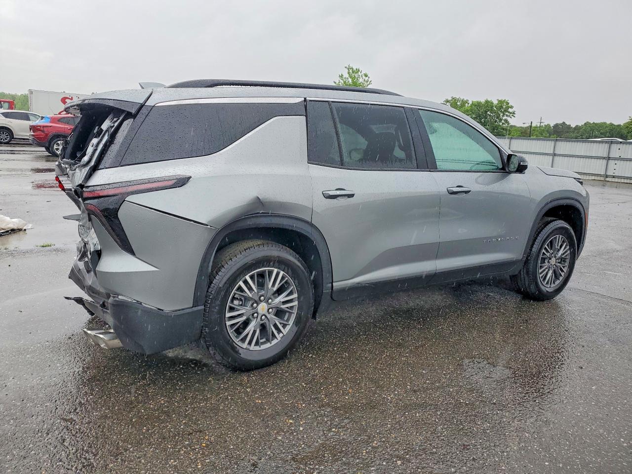 2026 Chevrolet Traverse Lt Серебряный vin: 1GNEVGKS2TJ288785
