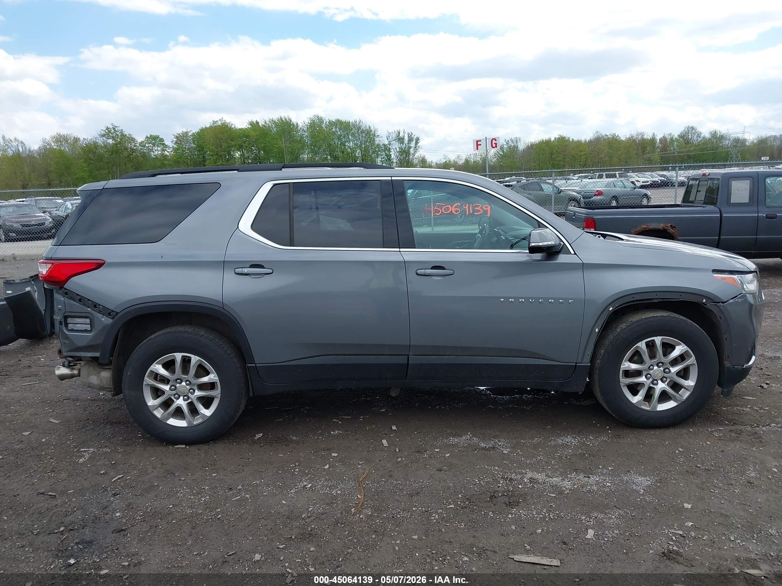2019 Chevrolet Traverse 1lt Gray vin: 1GNEVGKW0KJ291234
