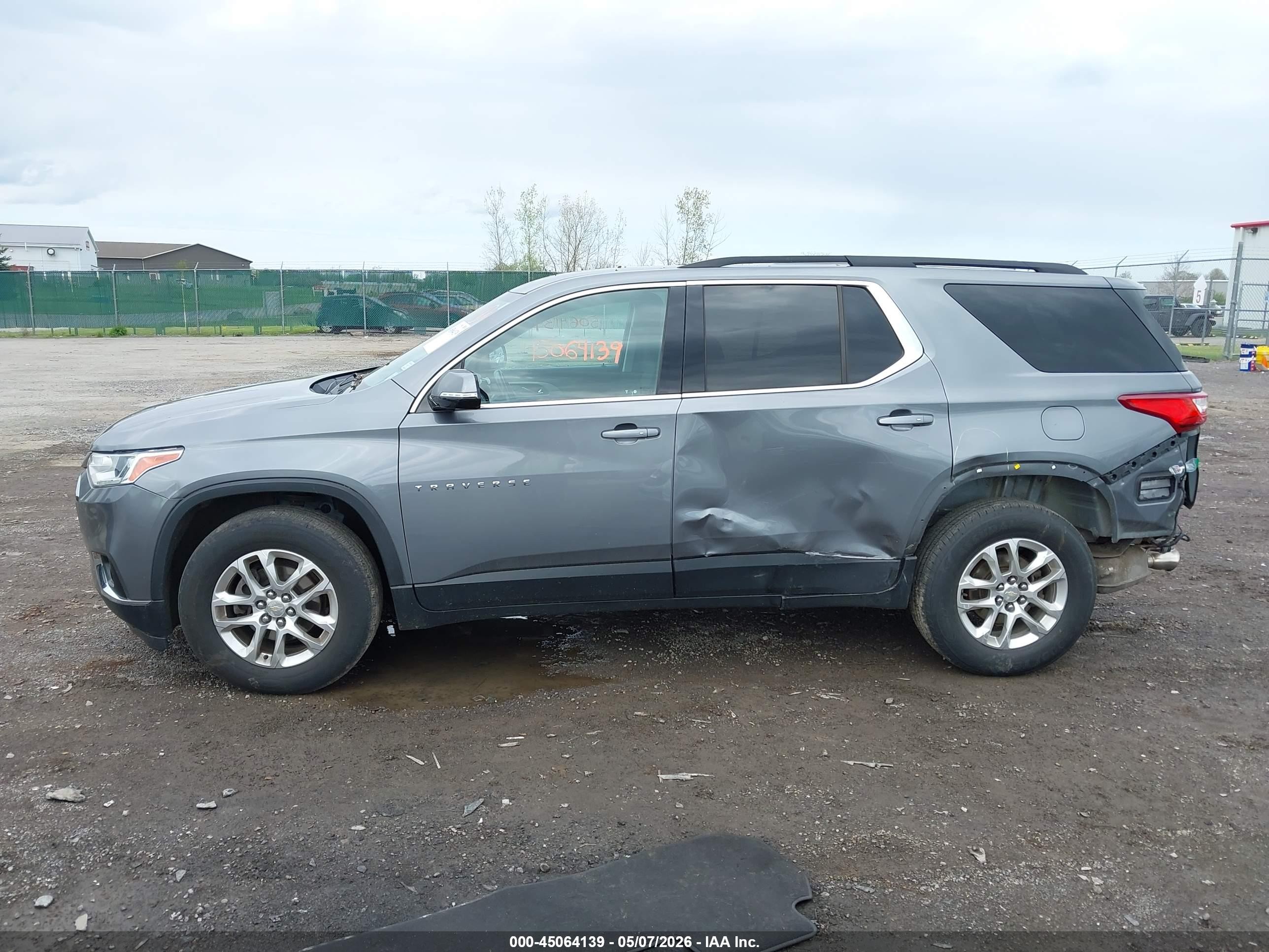 2019 Chevrolet Traverse 1lt Gray vin: 1GNEVGKW0KJ291234